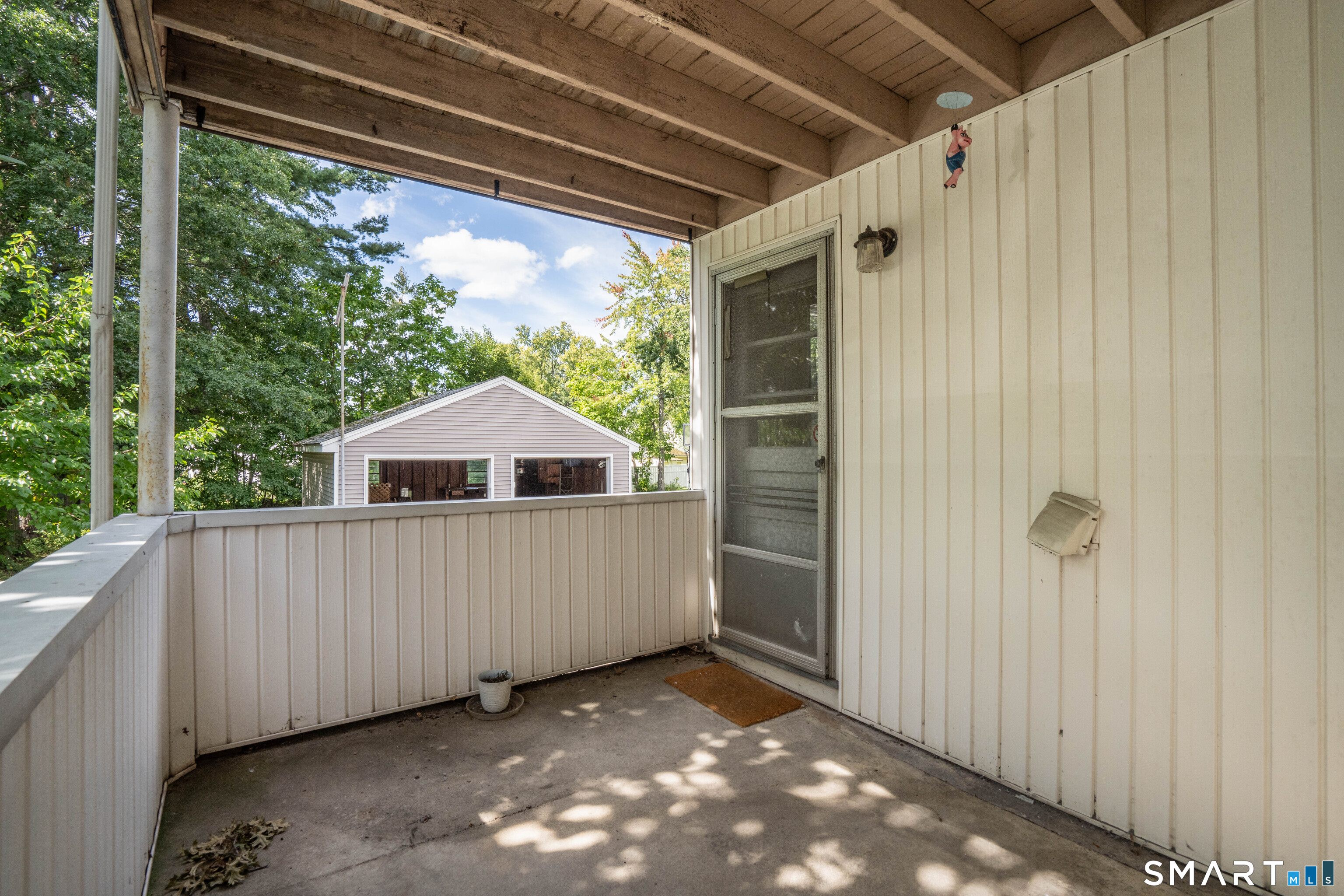 157 Quaker Lane South photo 26