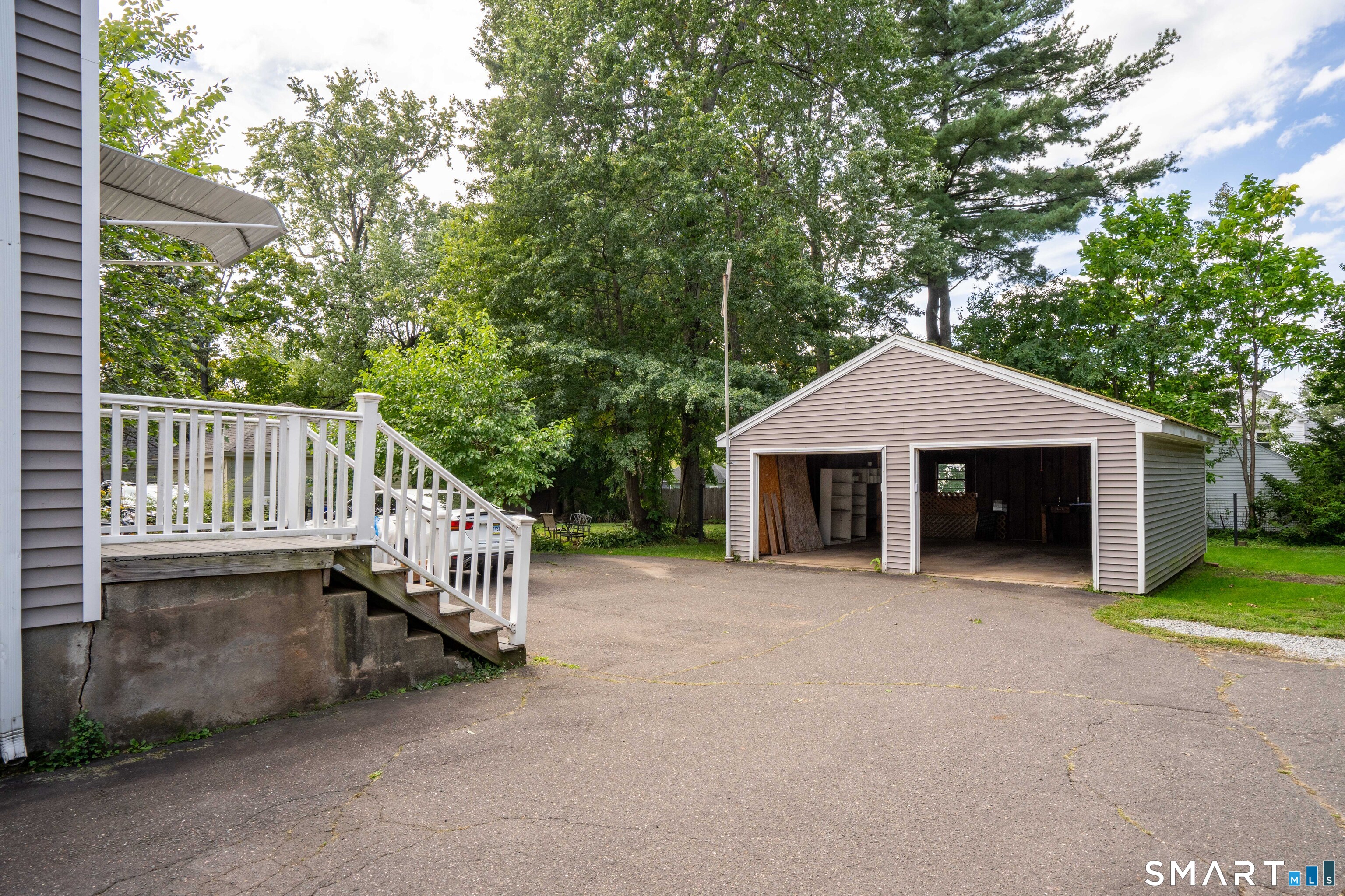 157 Quaker Lane South photo 28