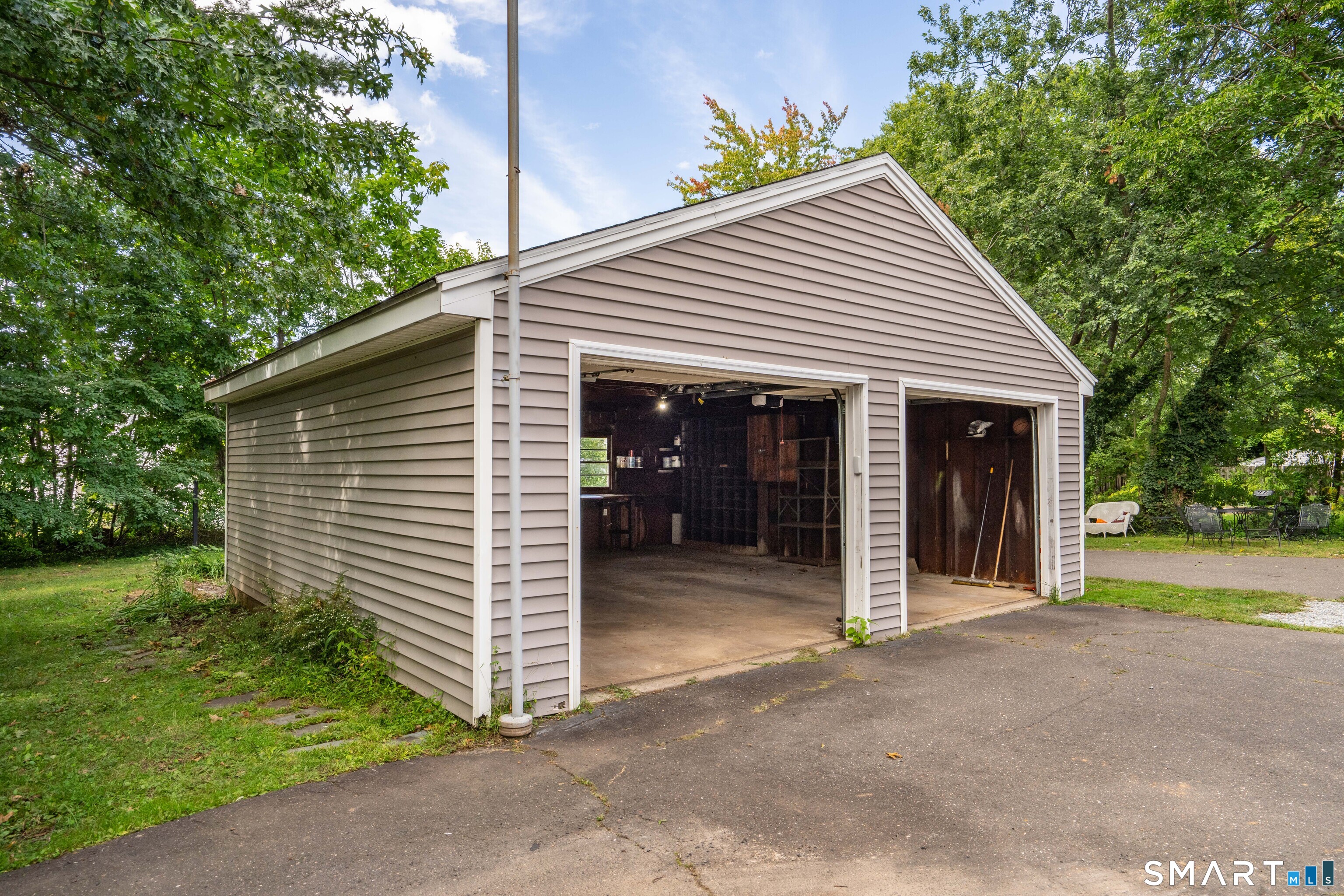157 Quaker Lane South photo 30