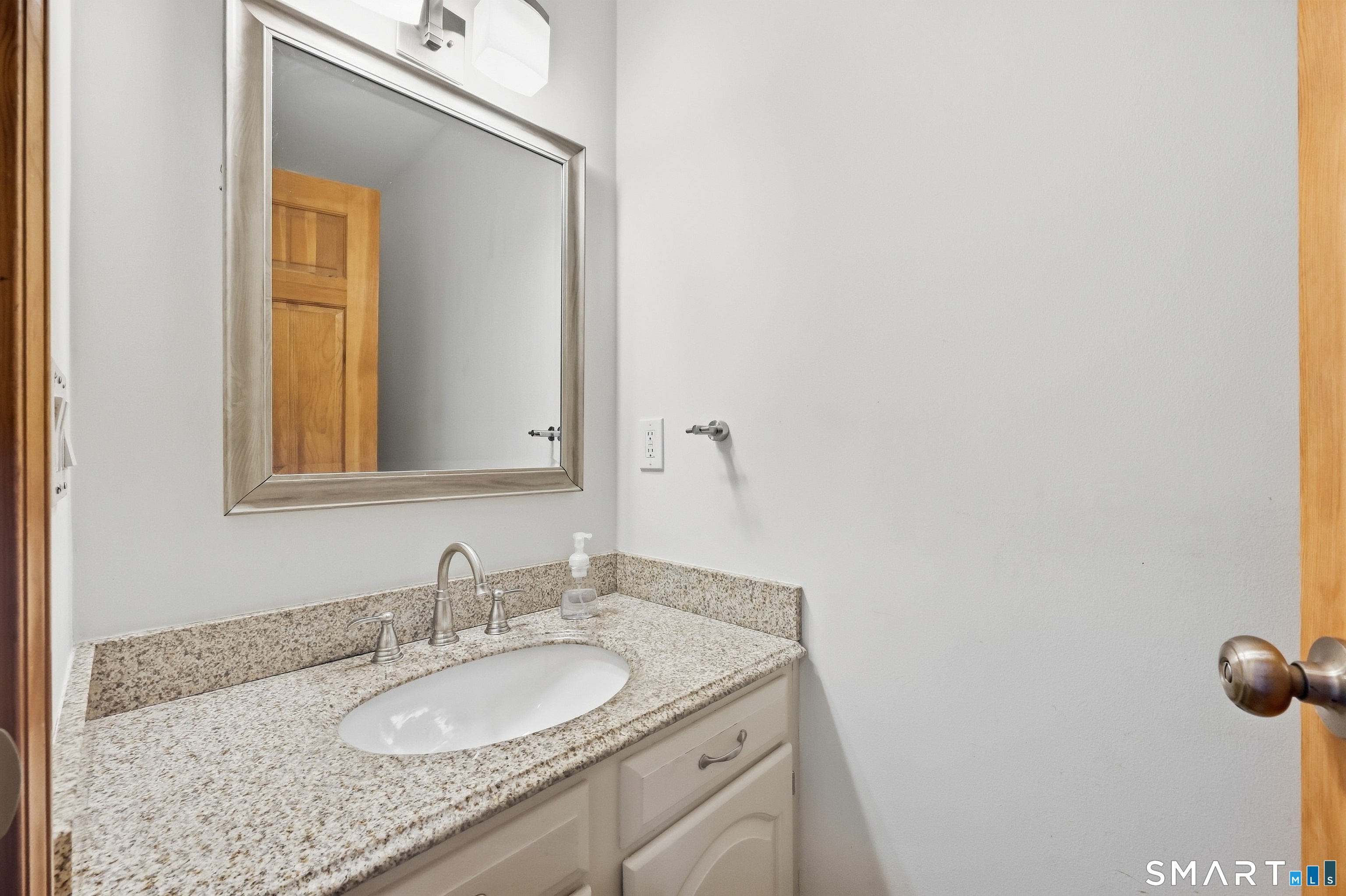 62 Castlewood Lane photo 25