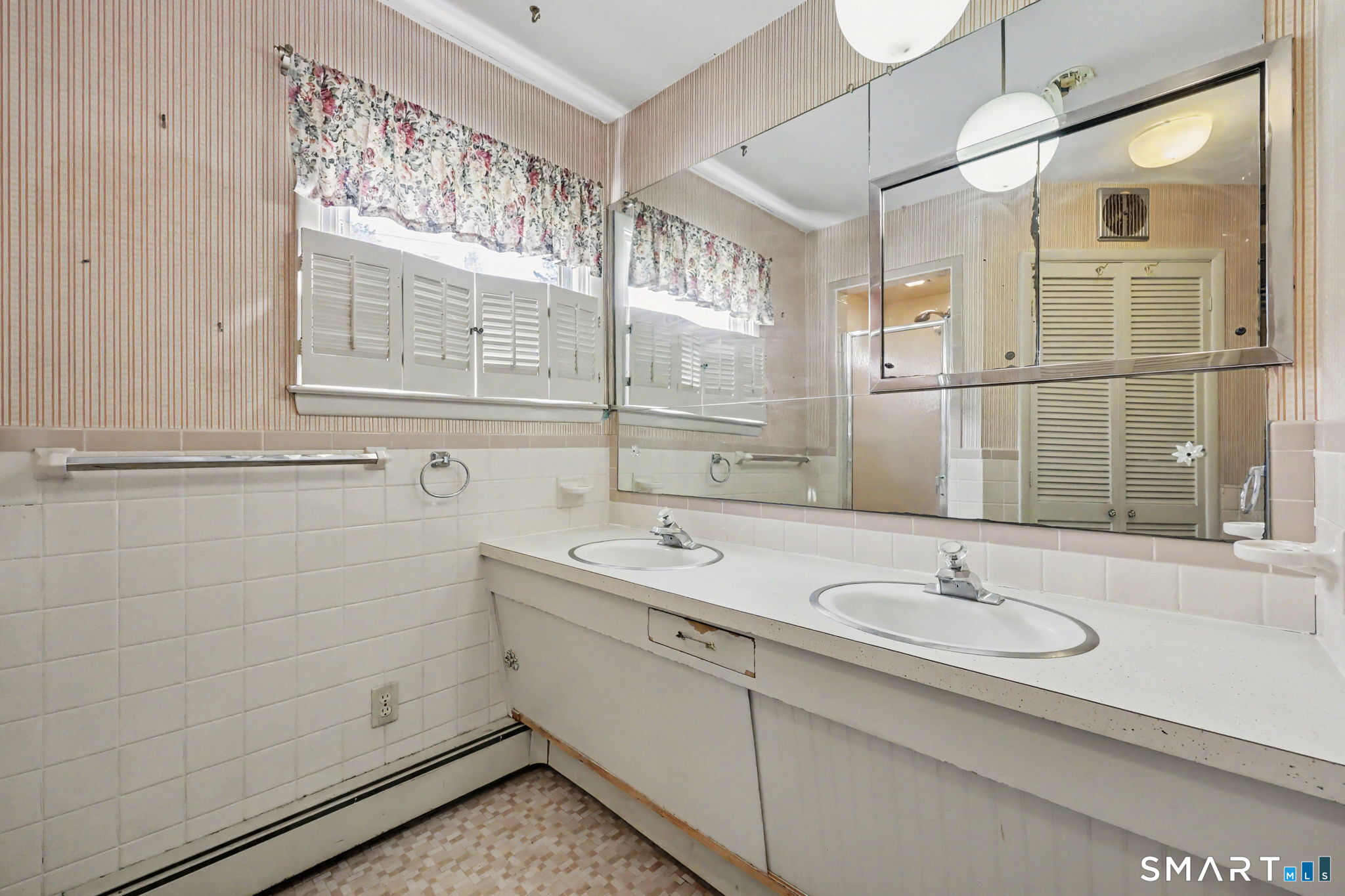 4 Johns Road photo 14