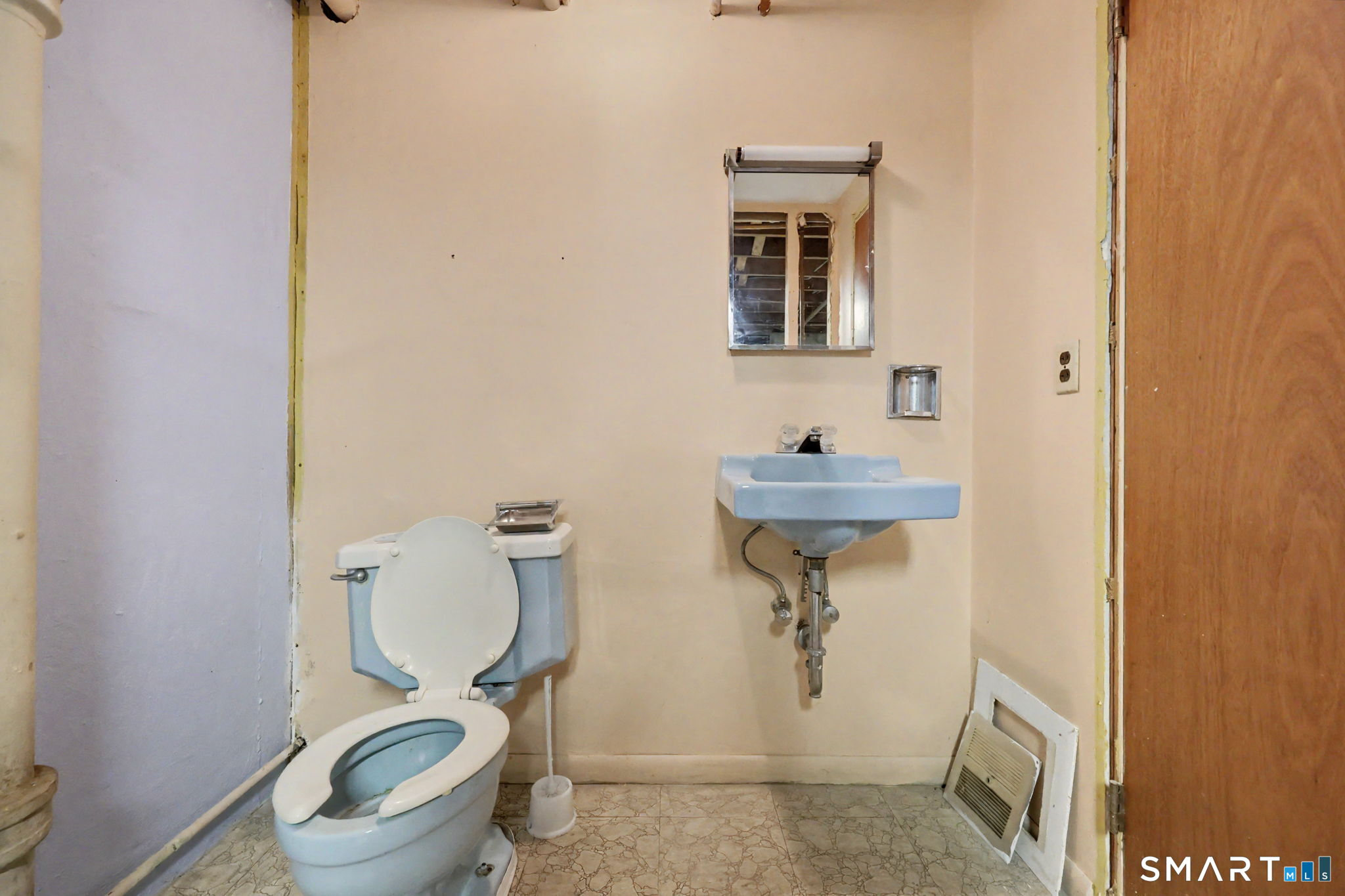 4 Johns Road photo 28