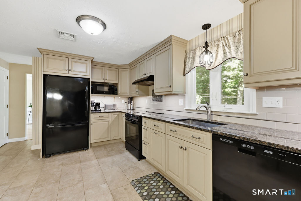 305 Eastbury Hill Road photo 11