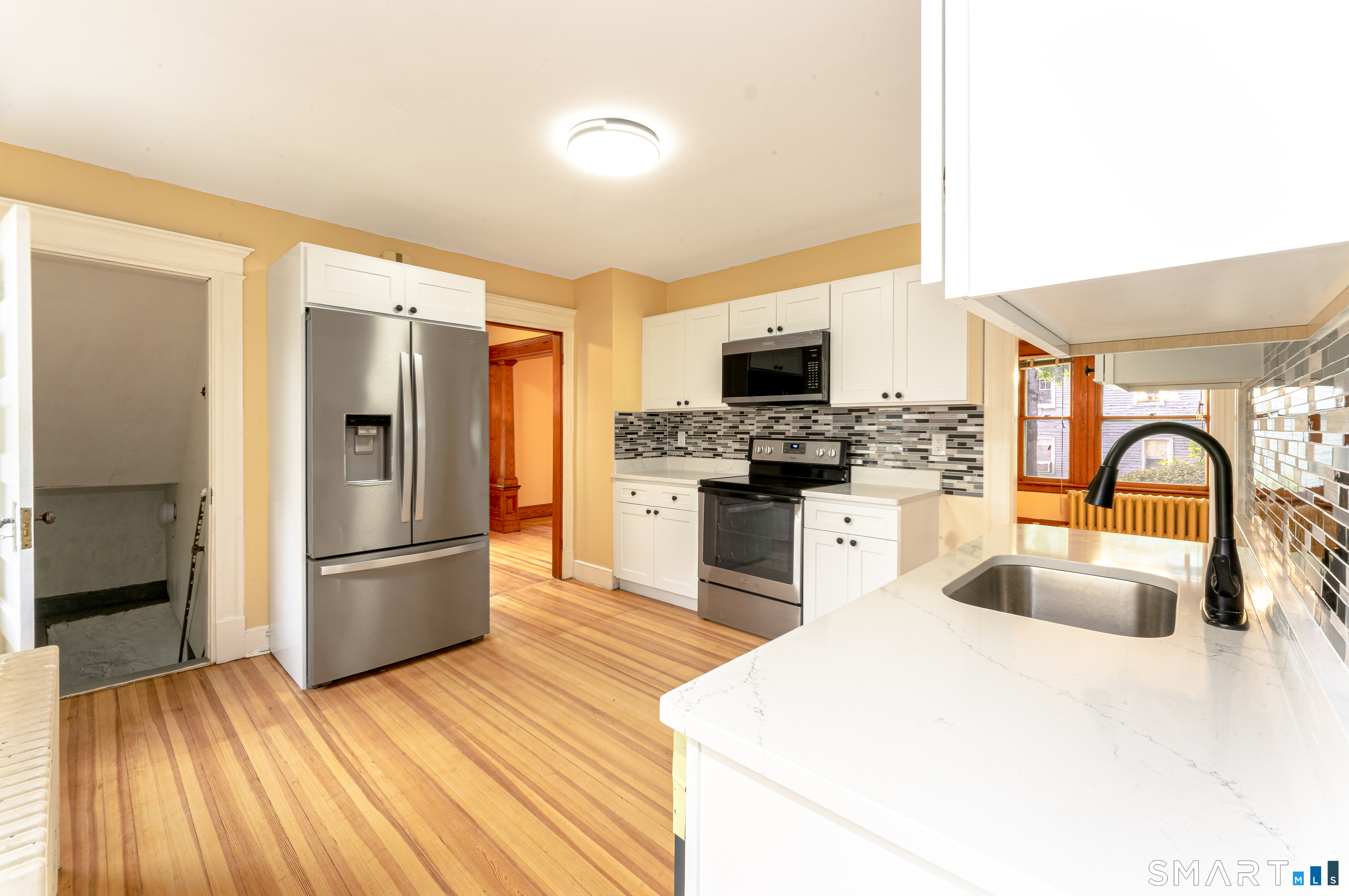 201 Fairlawn Avenue photo 15