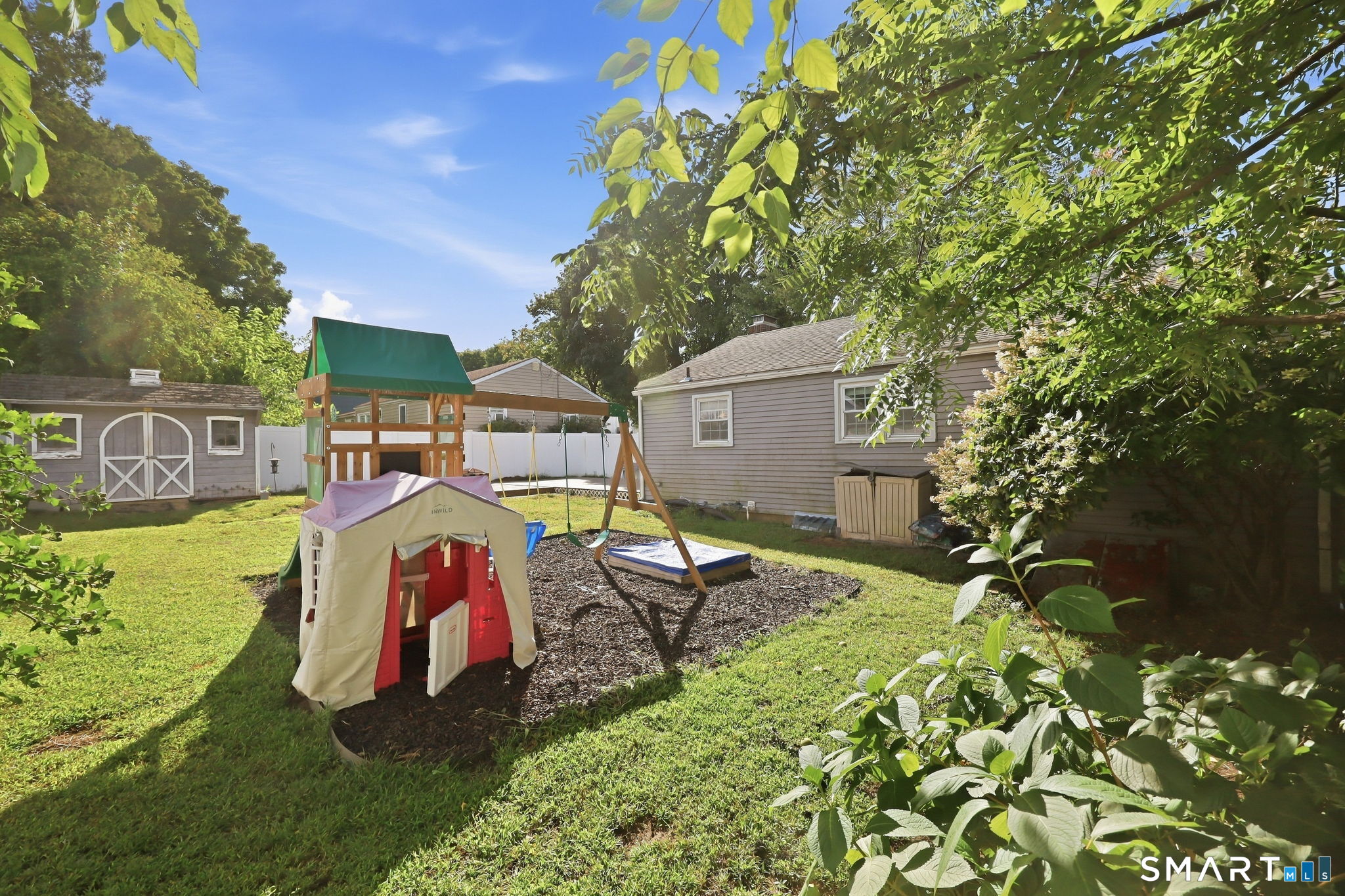 14 Gordon Avenue photo 10
