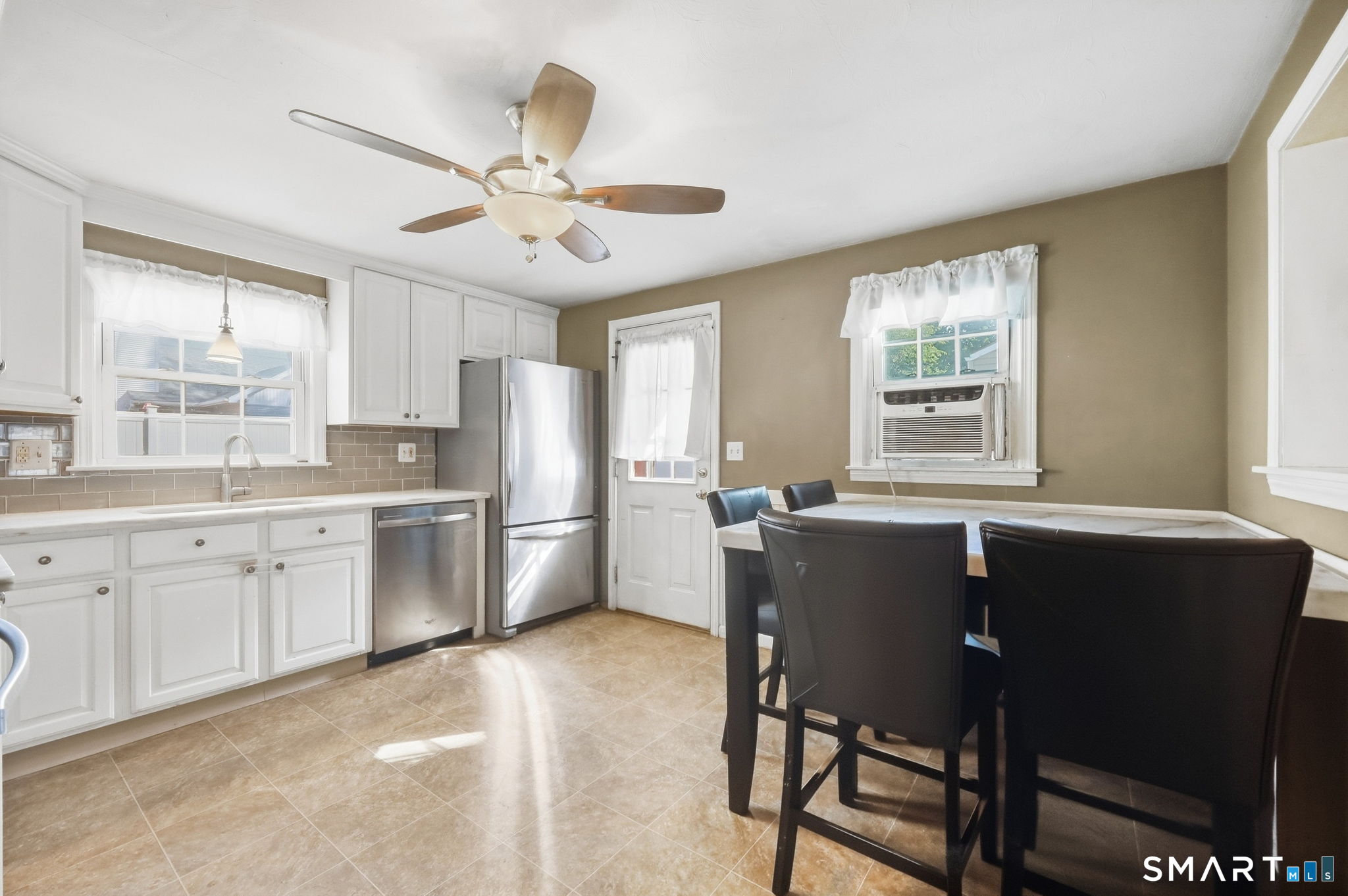 14 Gordon Avenue photo 16
