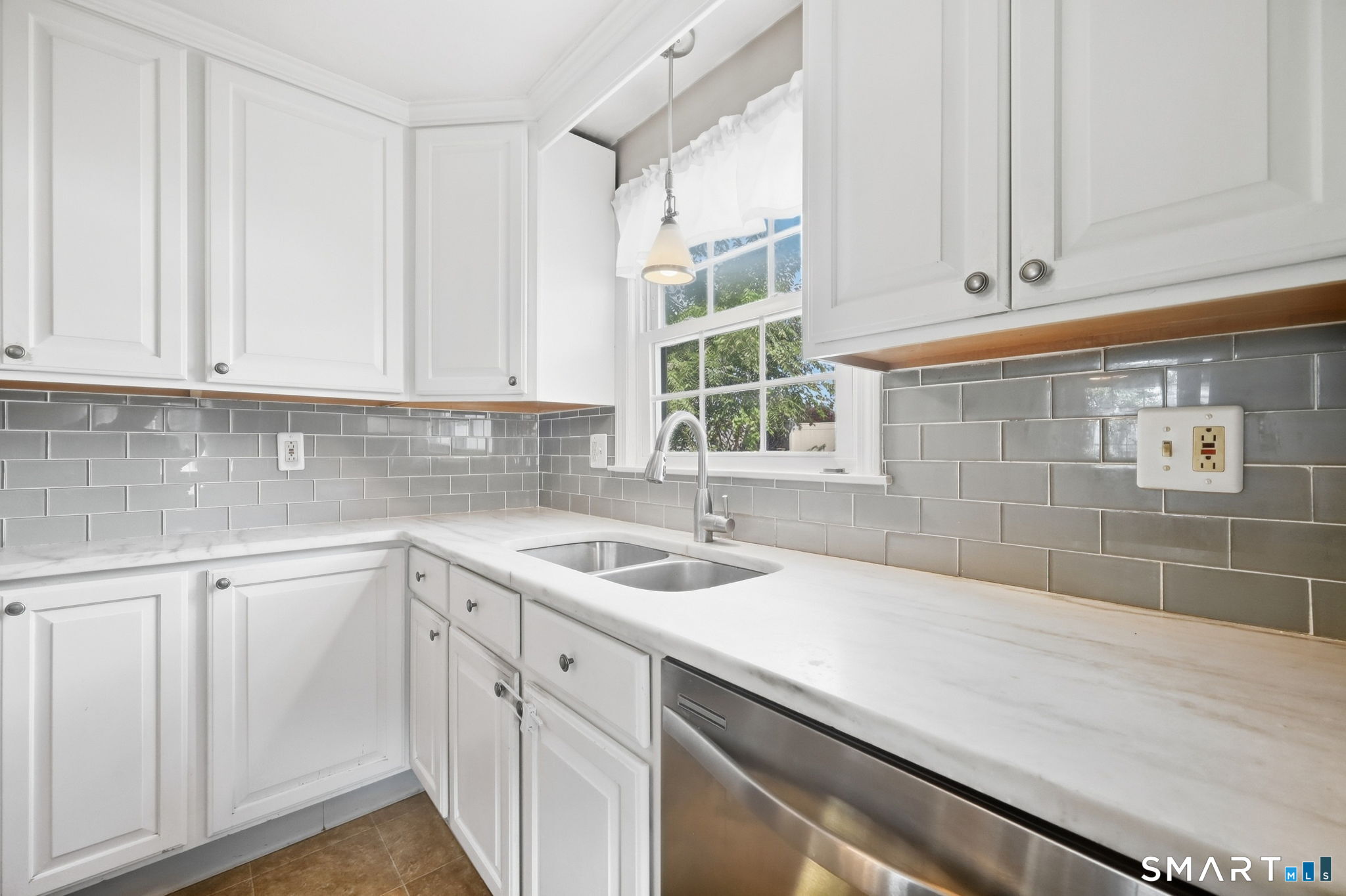 14 Gordon Avenue photo 19