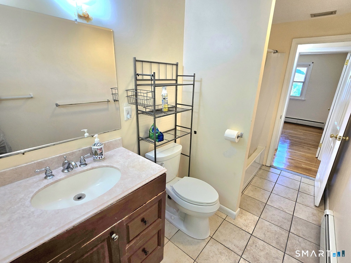 4 Echo Lane photo 13