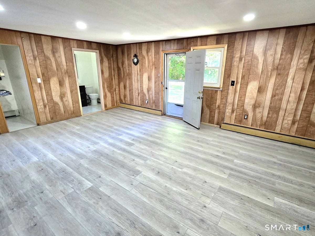 4 Echo Lane photo 15