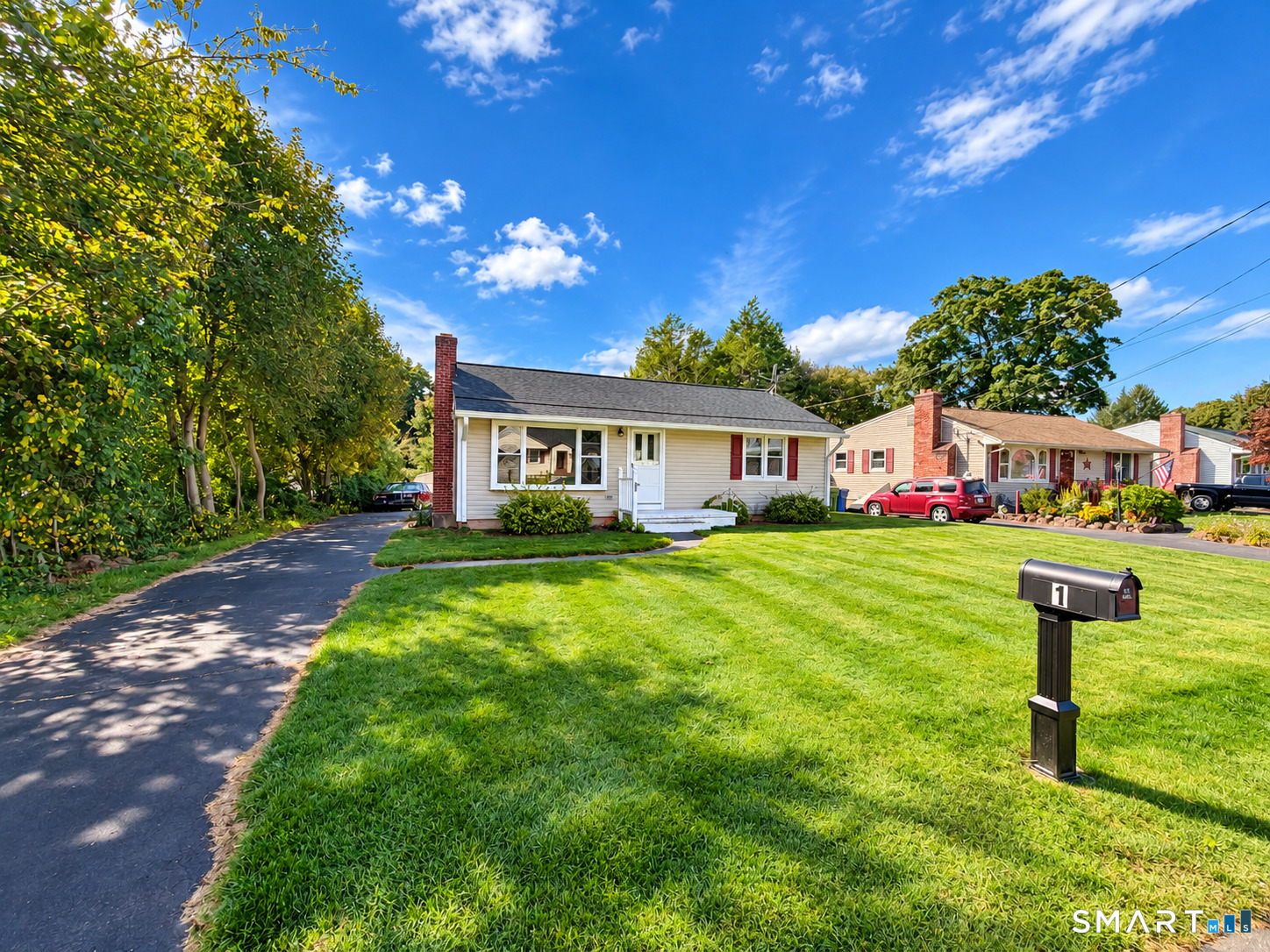 1 Lois Avenue