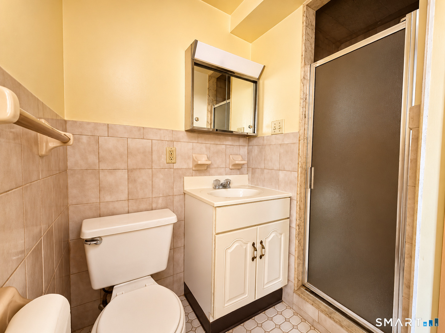 1 Lois Avenue photo 12