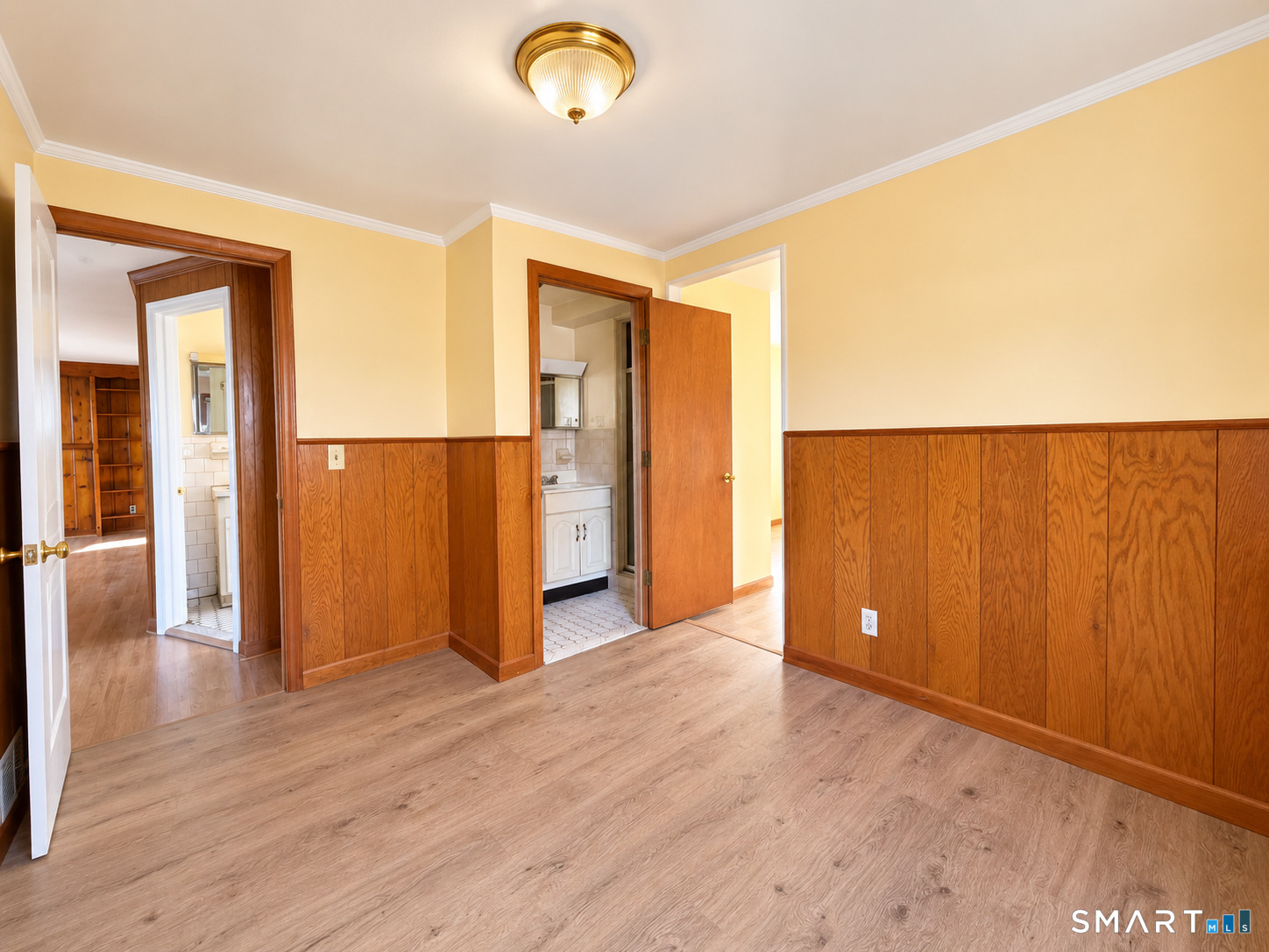 1 Lois Avenue photo 14