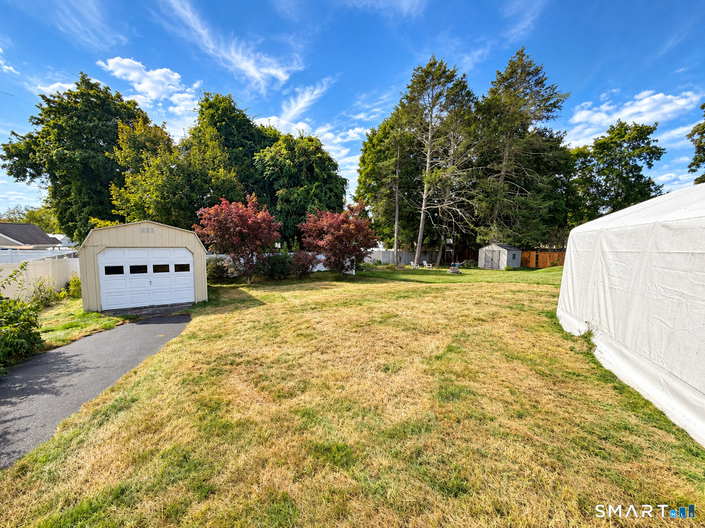 1 Lois Avenue photo 23