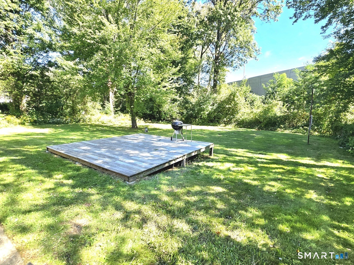 4 Echo Lane photo 23