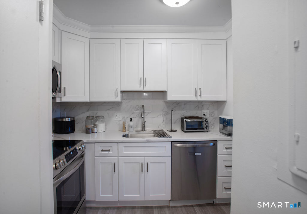 2437 Bedford Street Unit #C18 photo 8