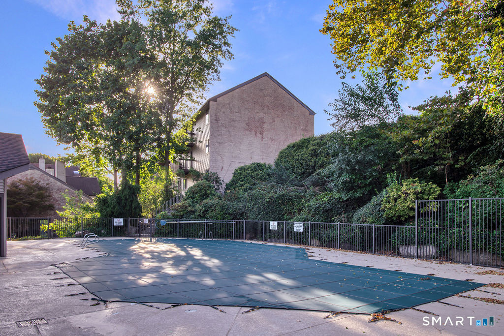 2437 Bedford Street Unit #C18 photo 22