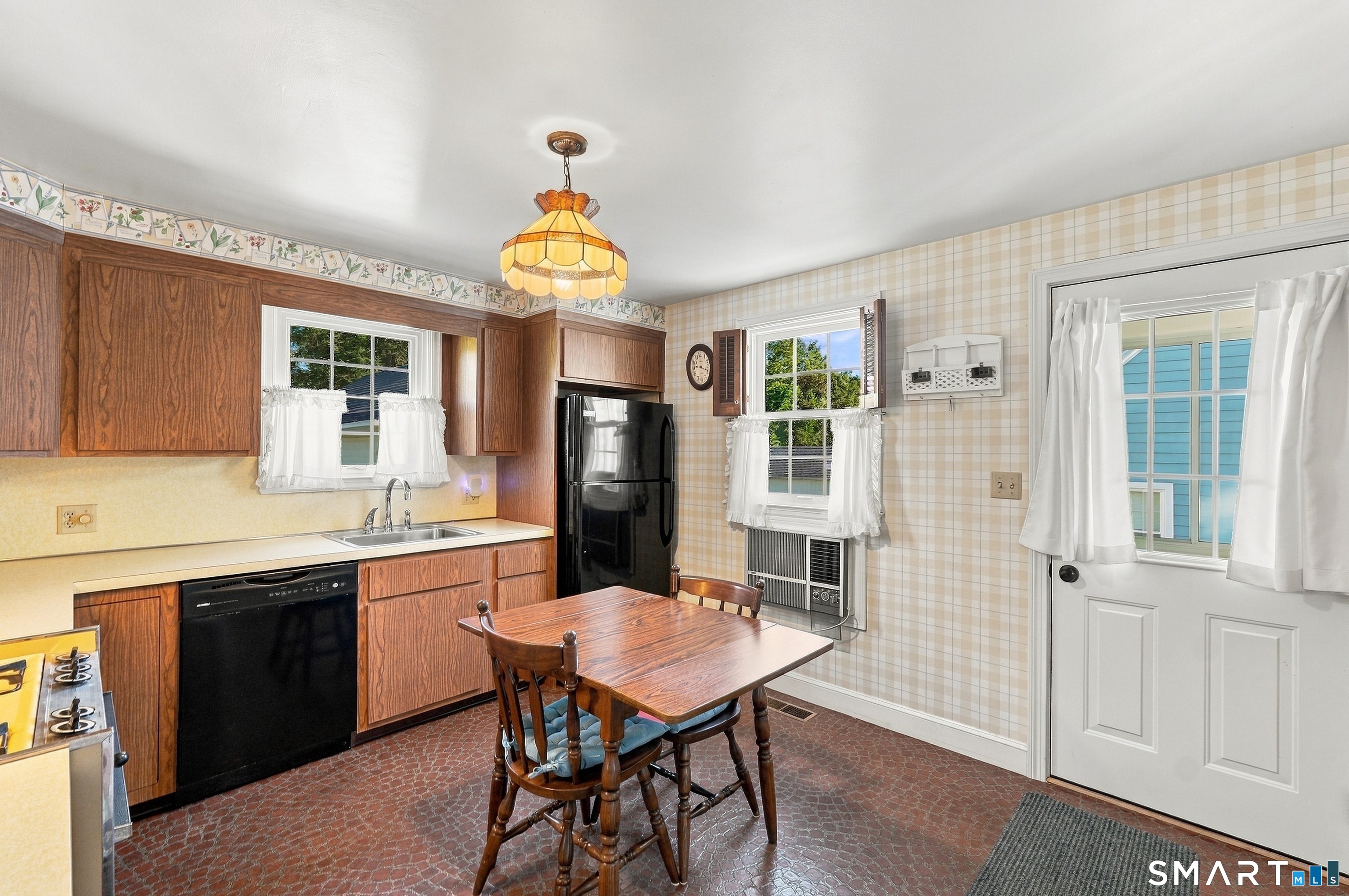 82 McKinley Street photo 13