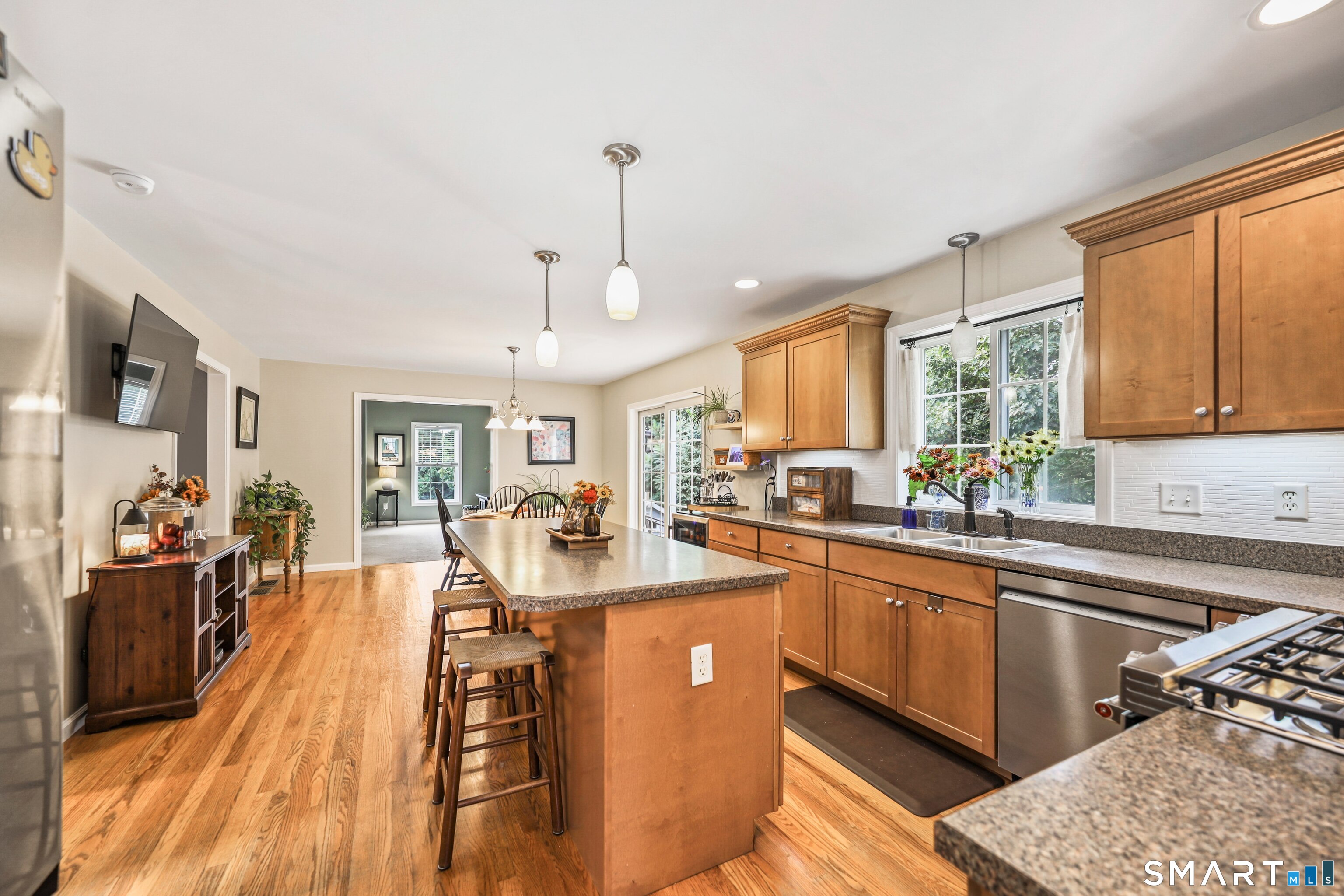 53 Howard Lane photo 13