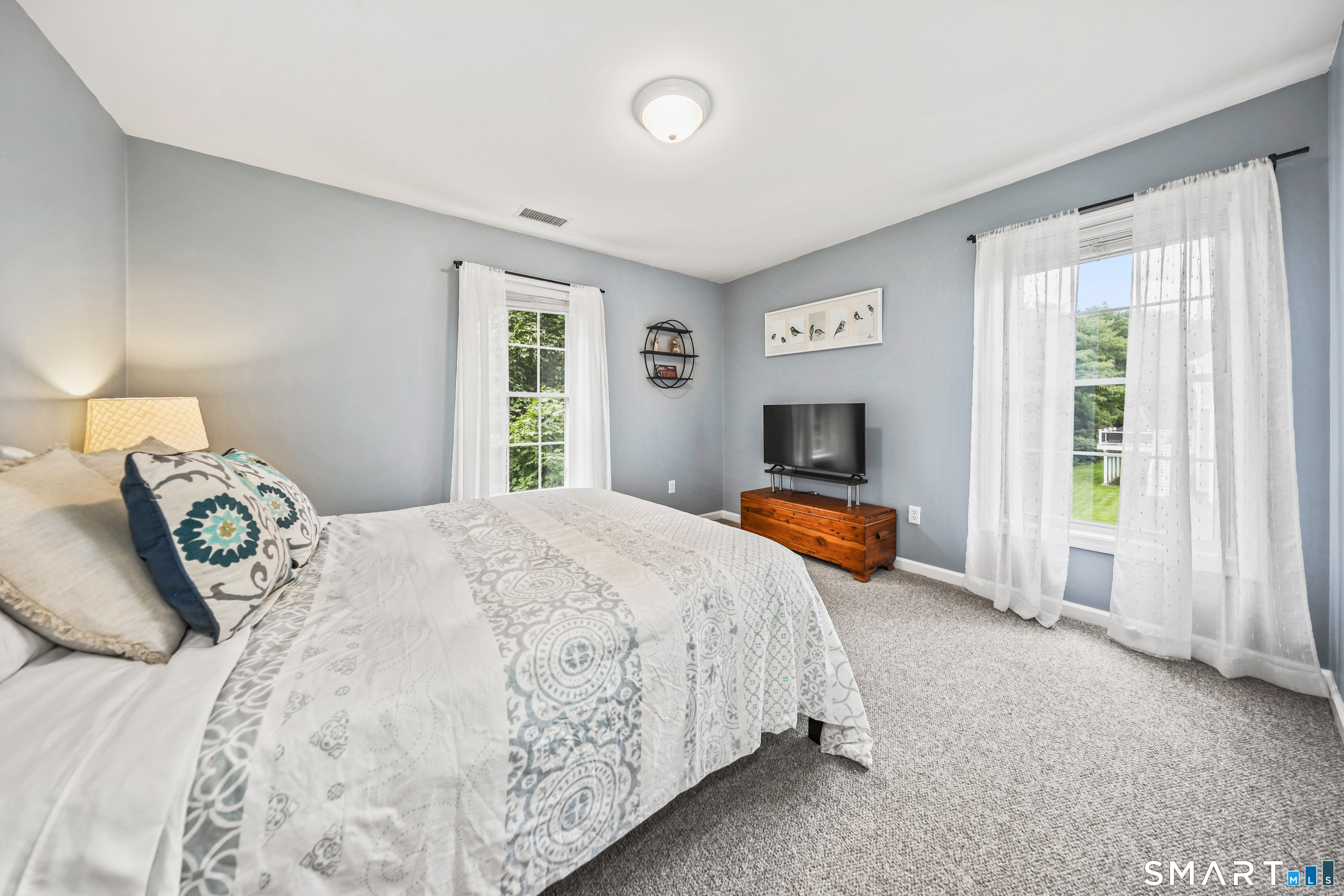 53 Howard Lane photo 25