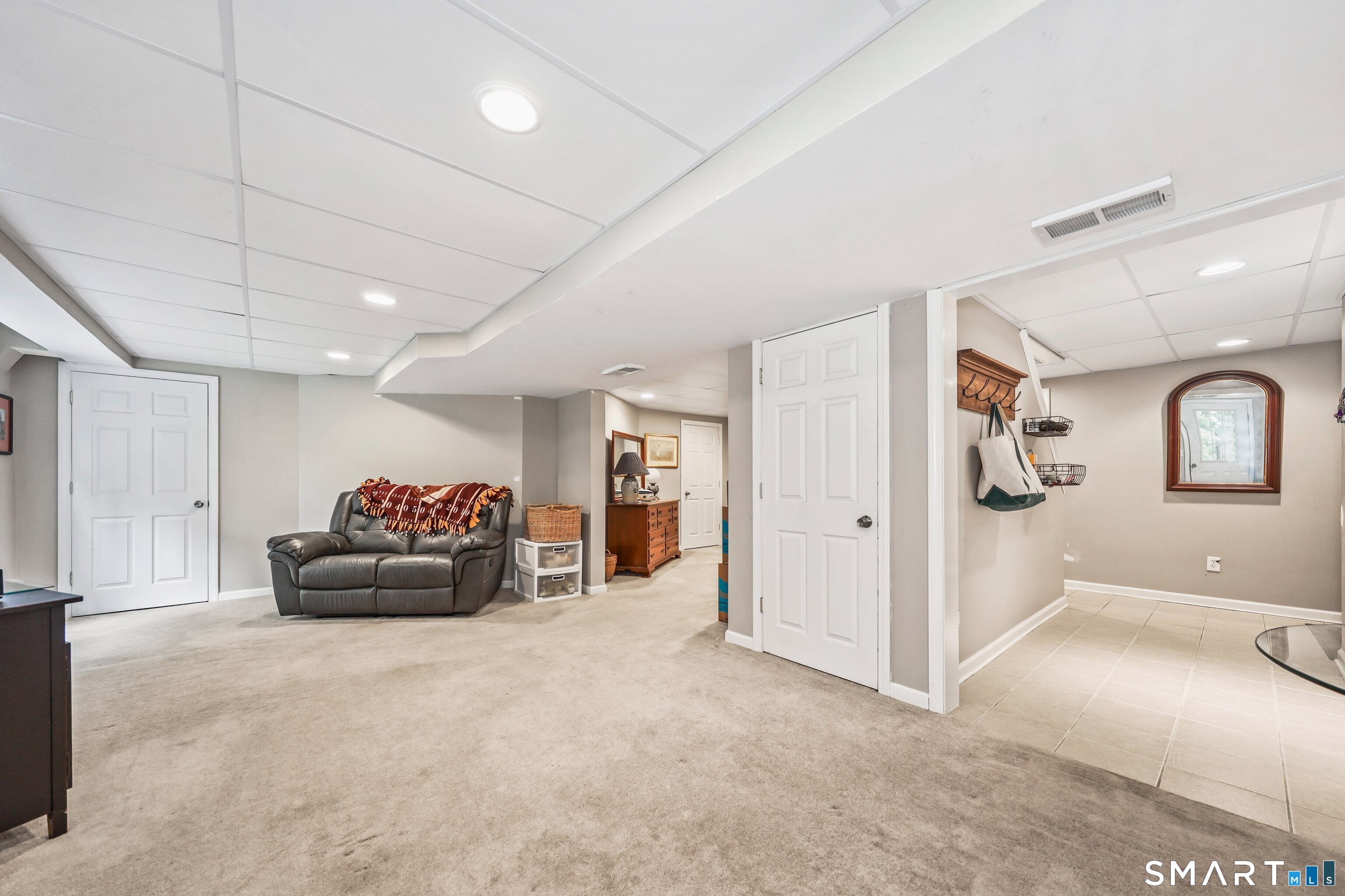 53 Howard Lane photo 32