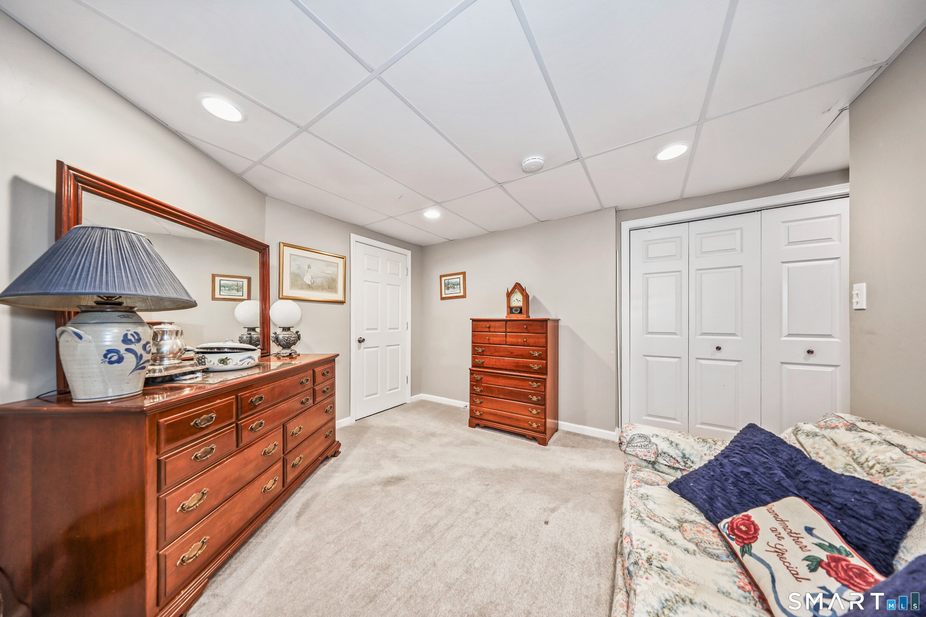 53 Howard Lane photo 33