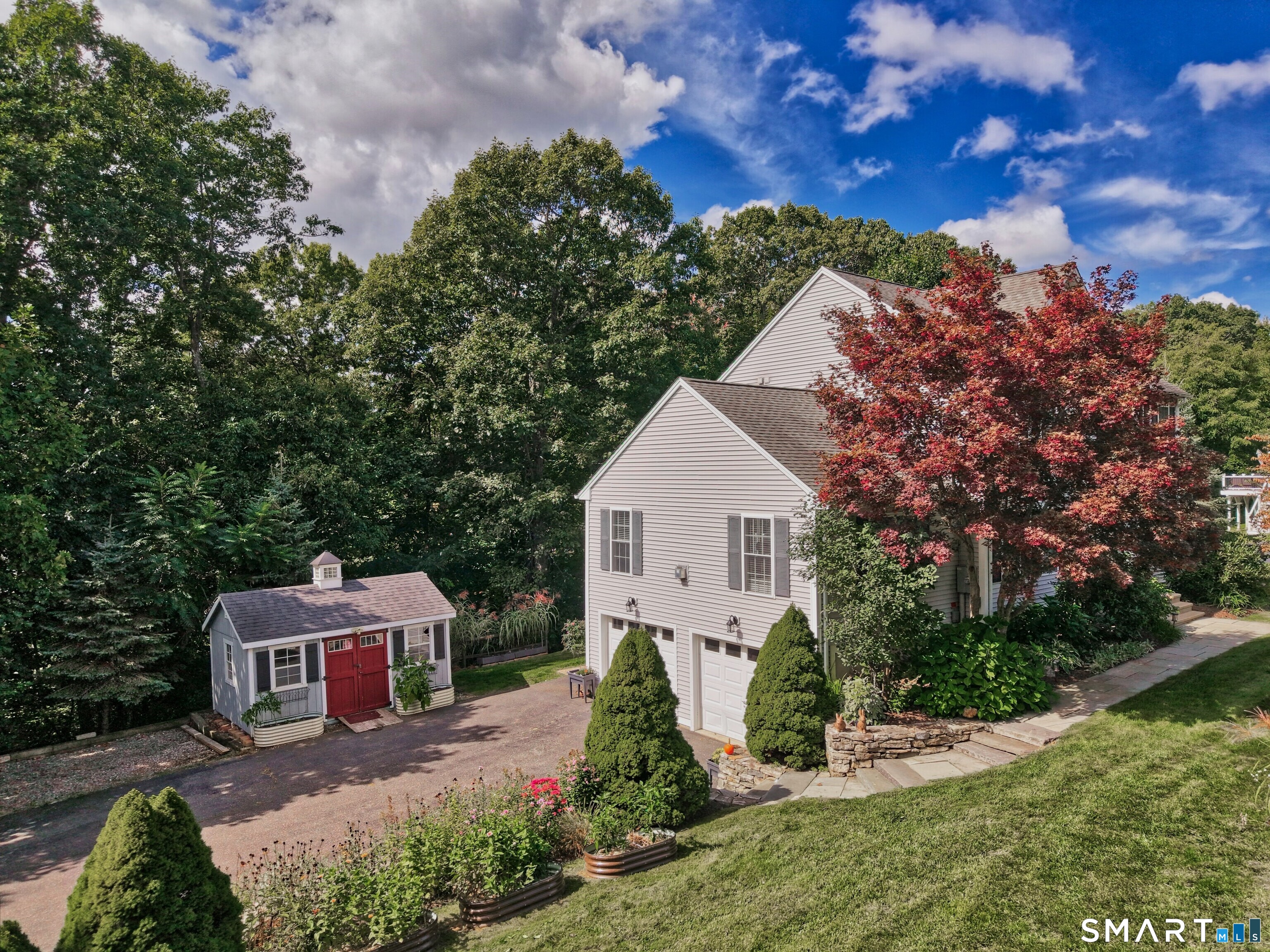 53 Howard Lane photo 37