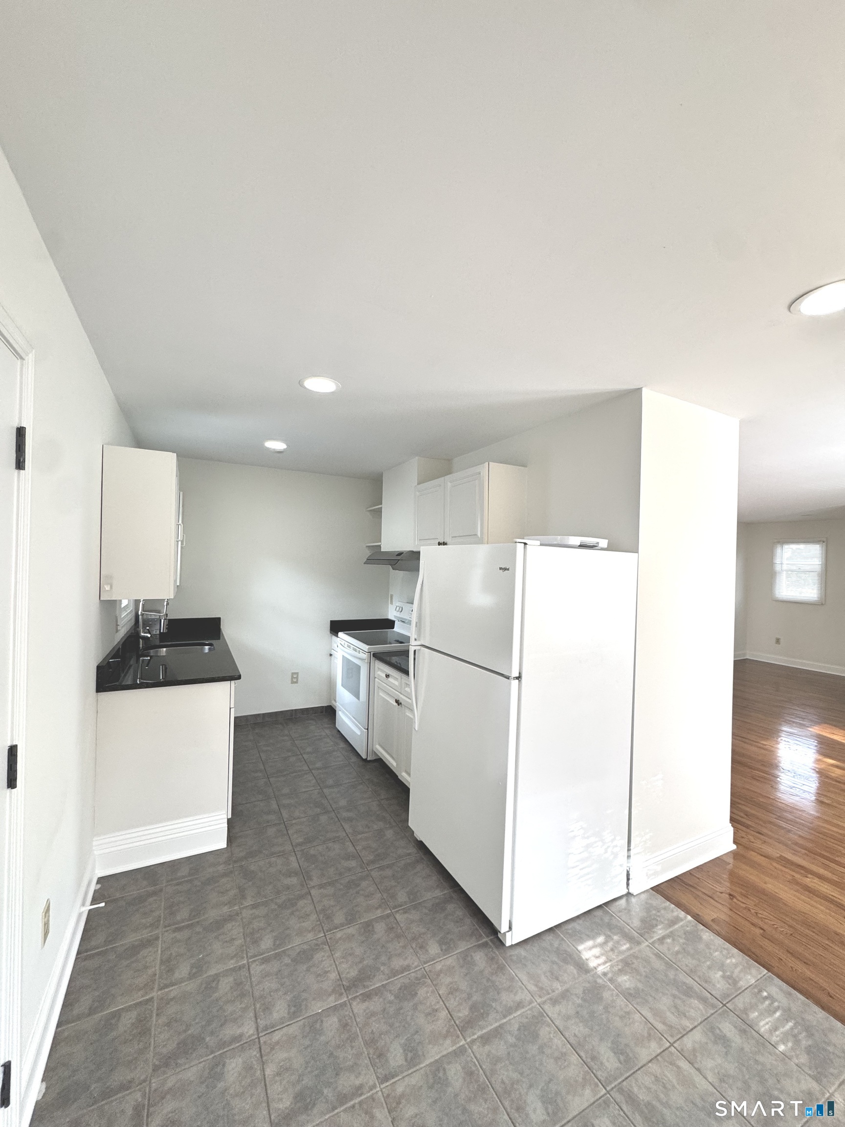 93 New Canaan Avenue, Norwalk, Connecticut photo 2