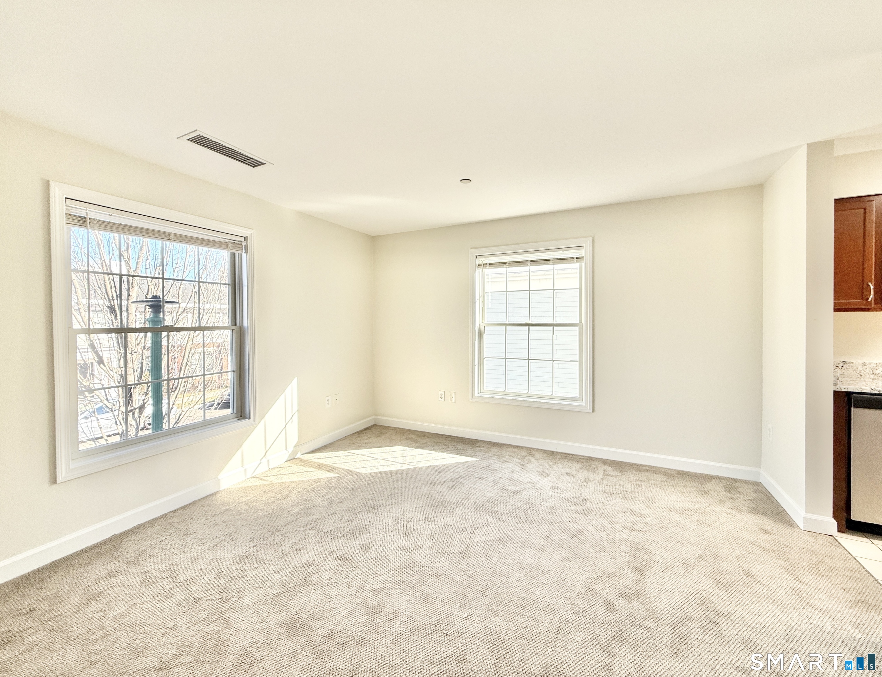 37 Fairfield Avenue, Stamford, Connecticut photo 3