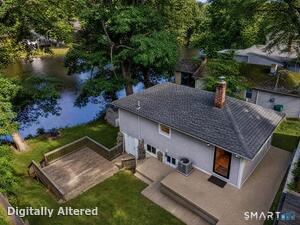 33 Circle, Stratford