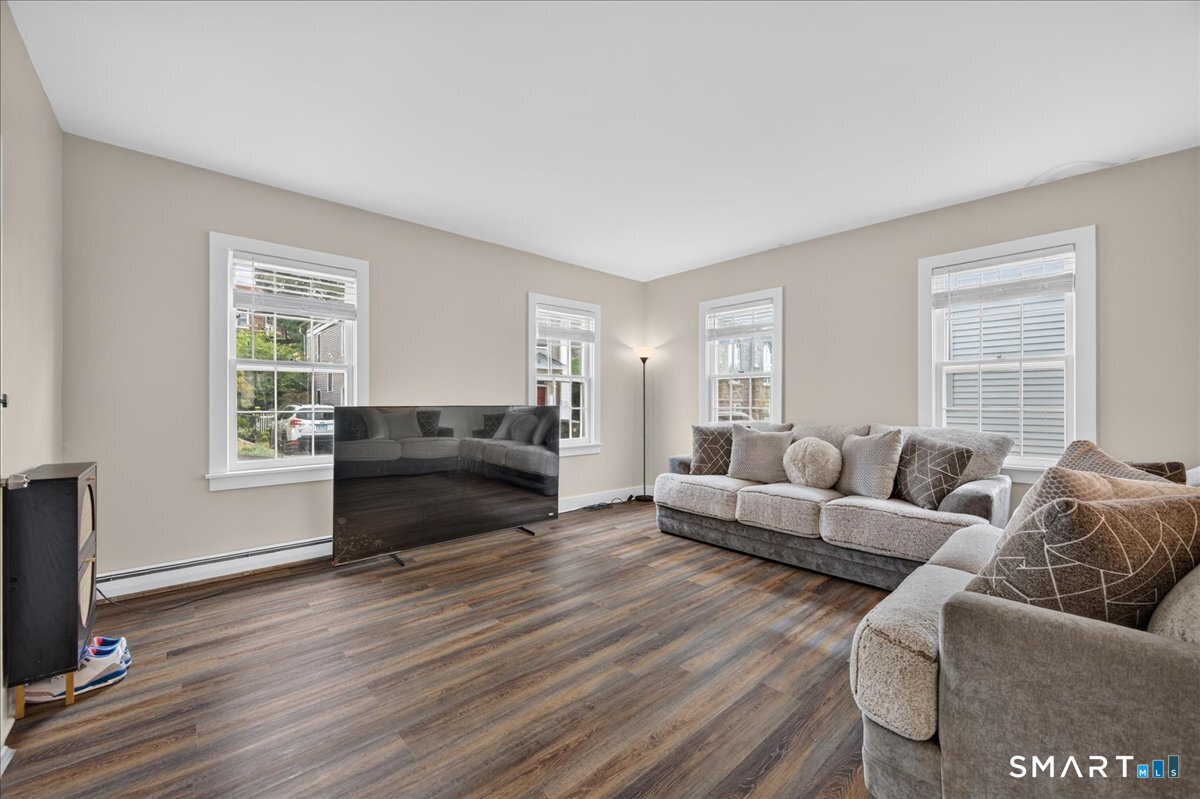16 Starr Street, New London, CT 06320