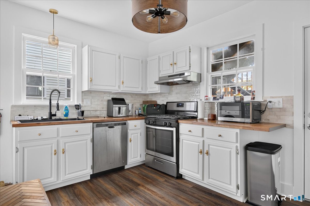 16 Starr Street, New London, CT 06320