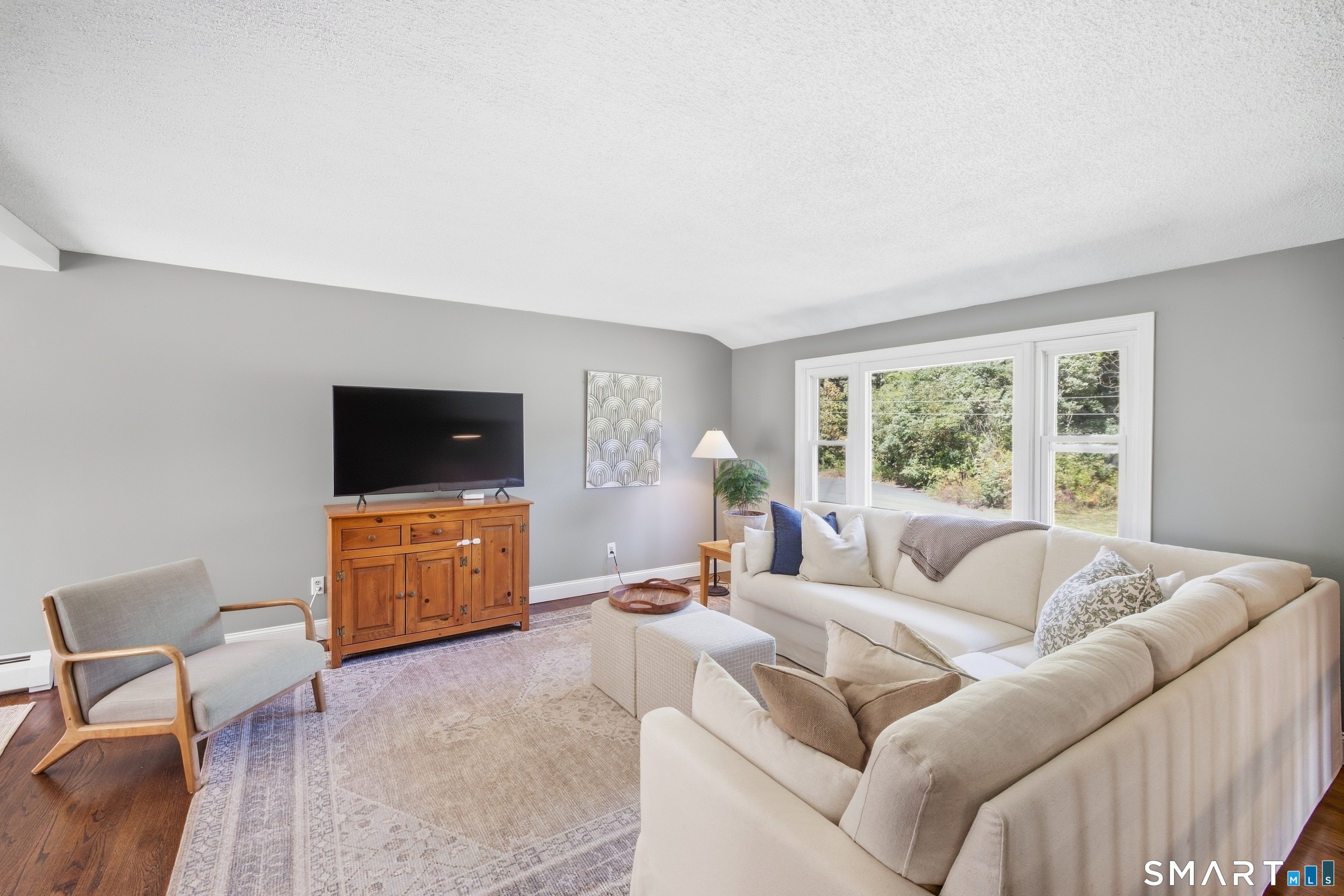 775 Overhill Drive photo 4