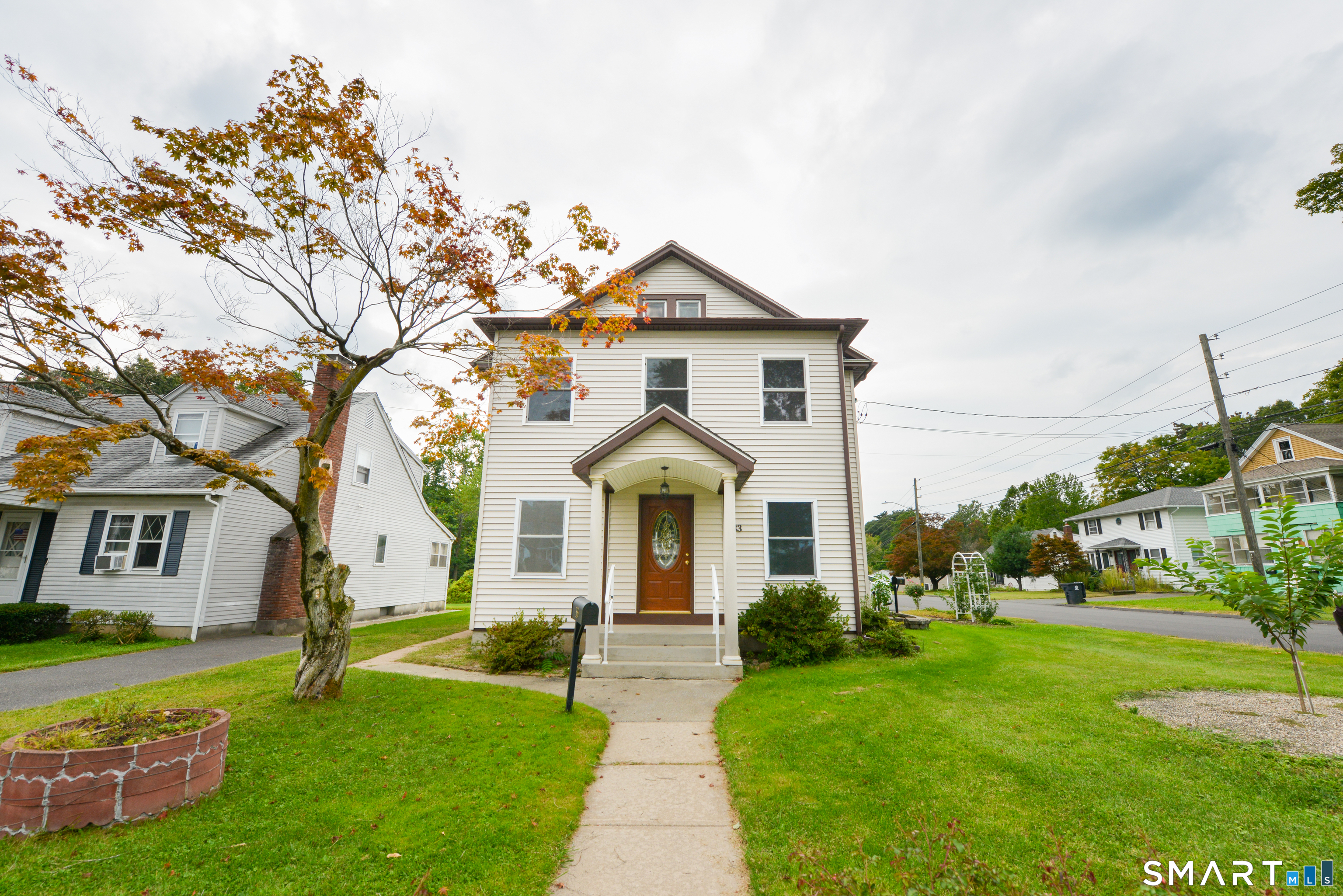 33 Zipp Avenue photo 2