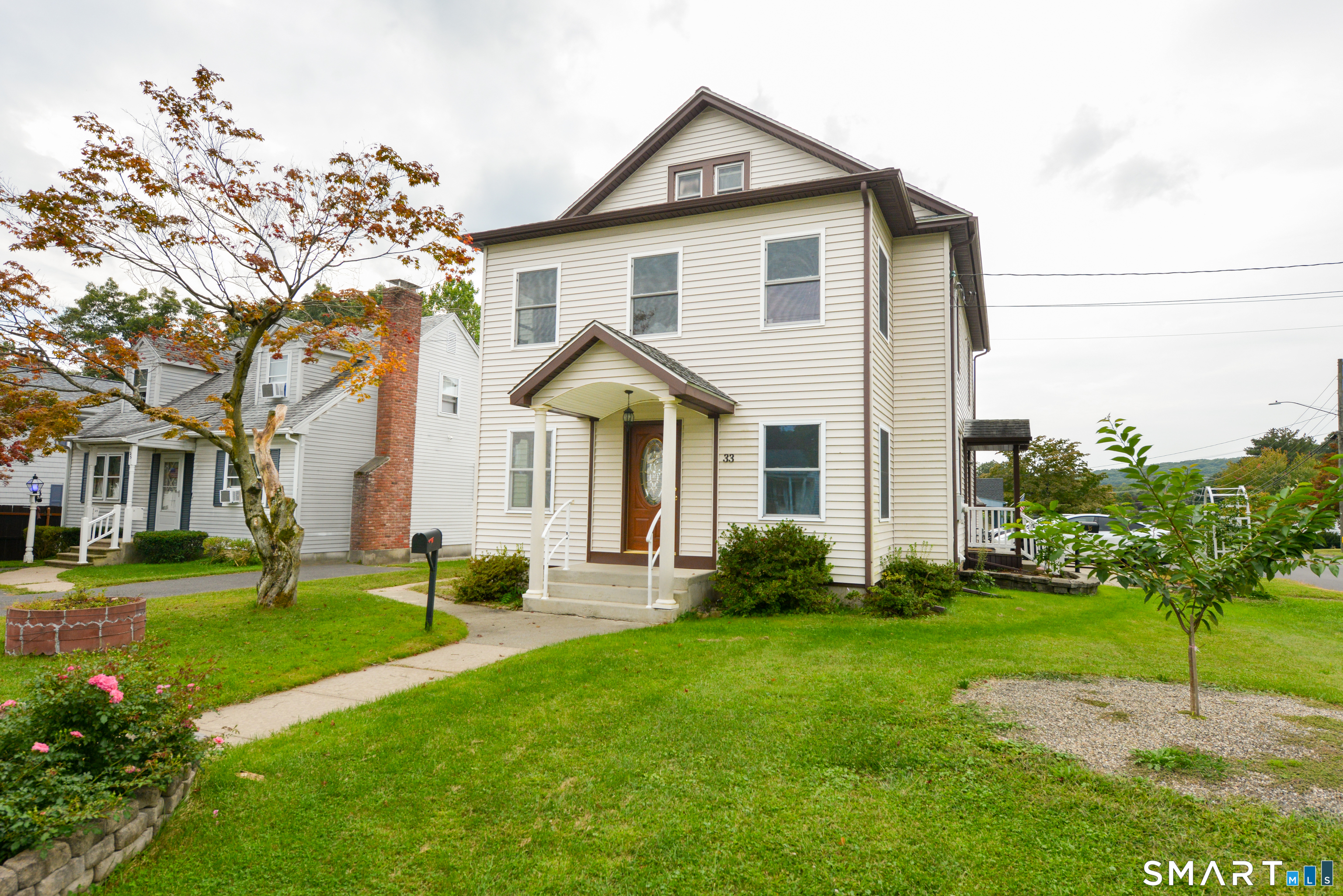 33 Zipp Avenue photo 3