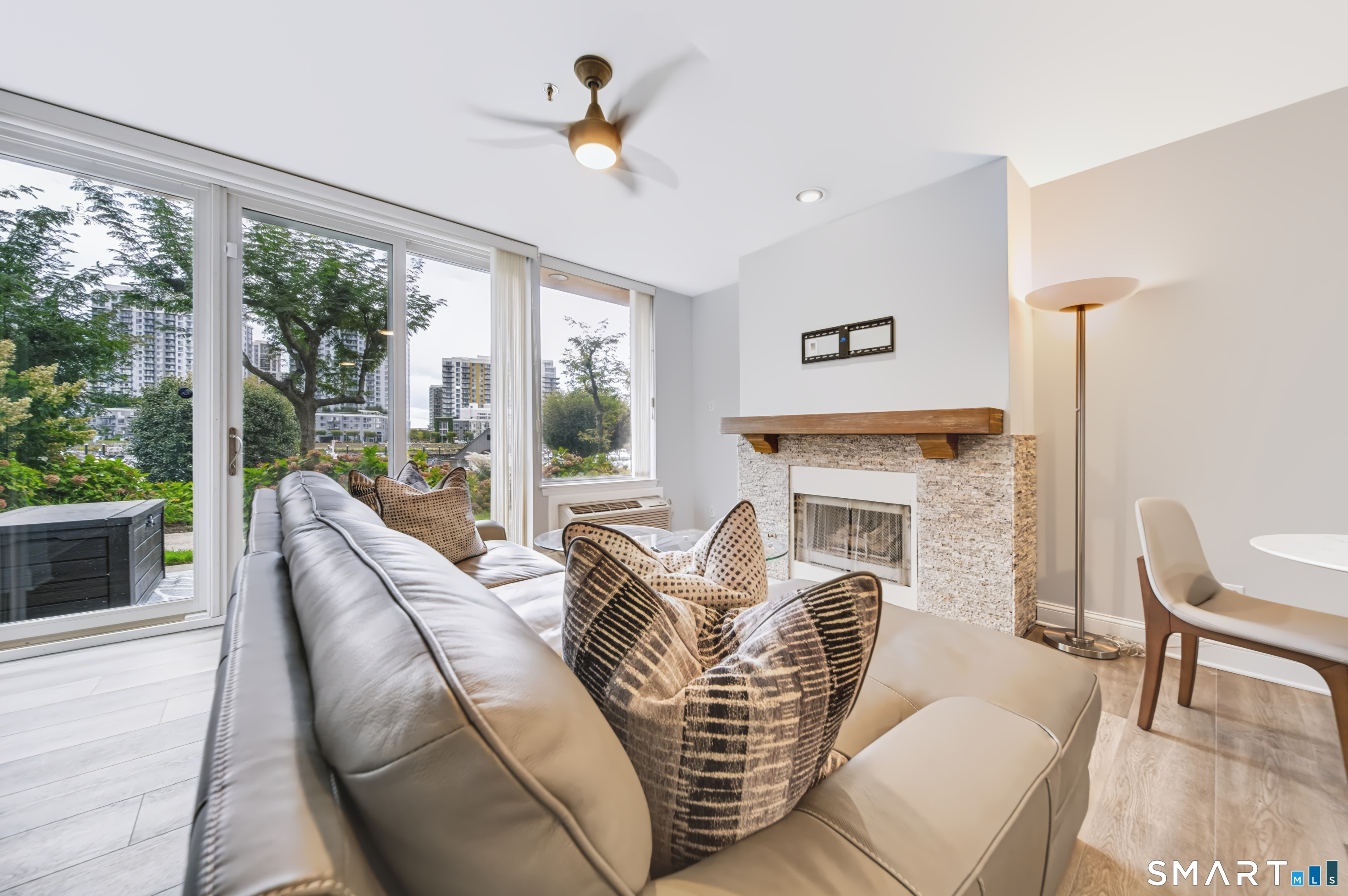 98 Southfield Avenue, Stamford, Connecticut photo 4