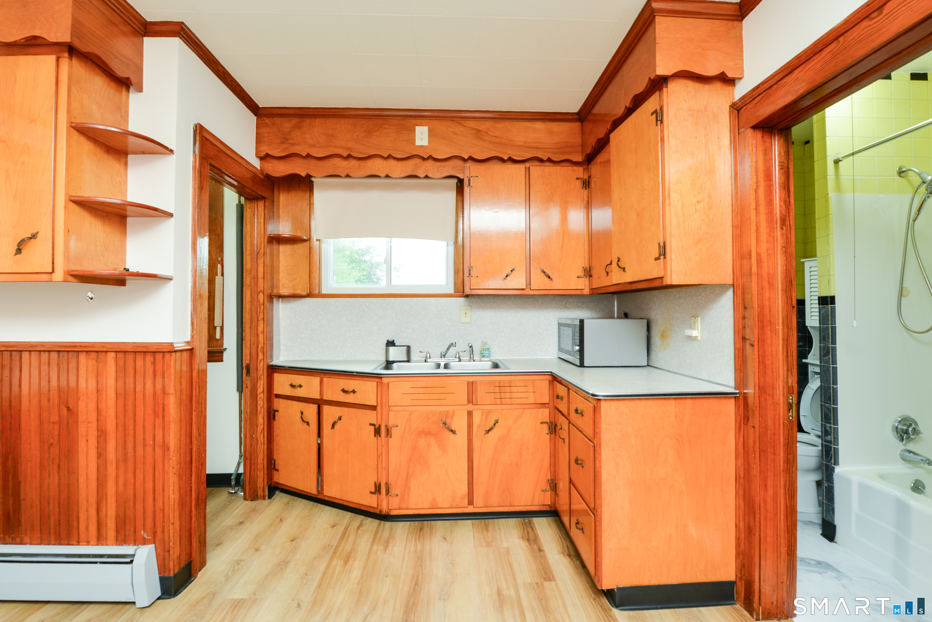 33 Zipp Avenue photo 4