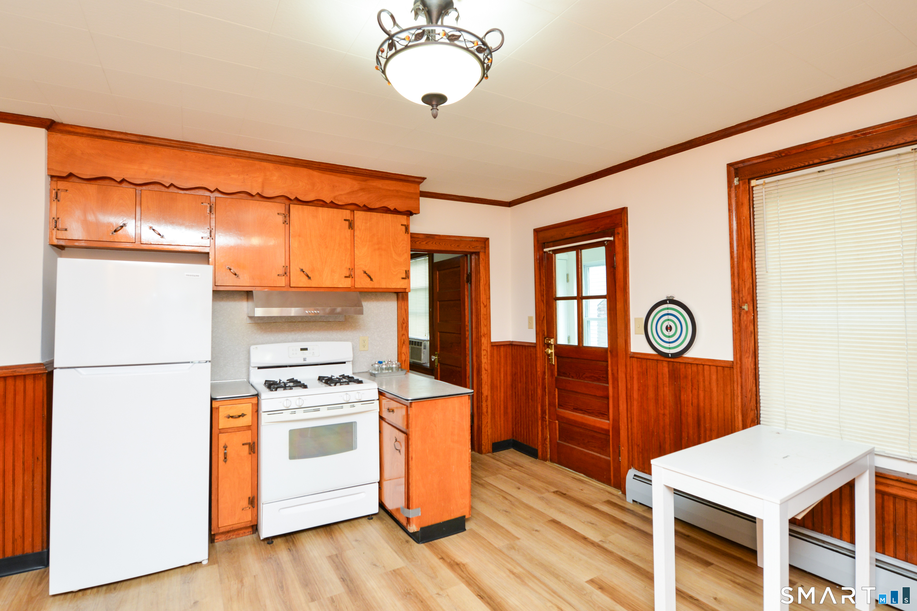 33 Zipp Avenue photo 6