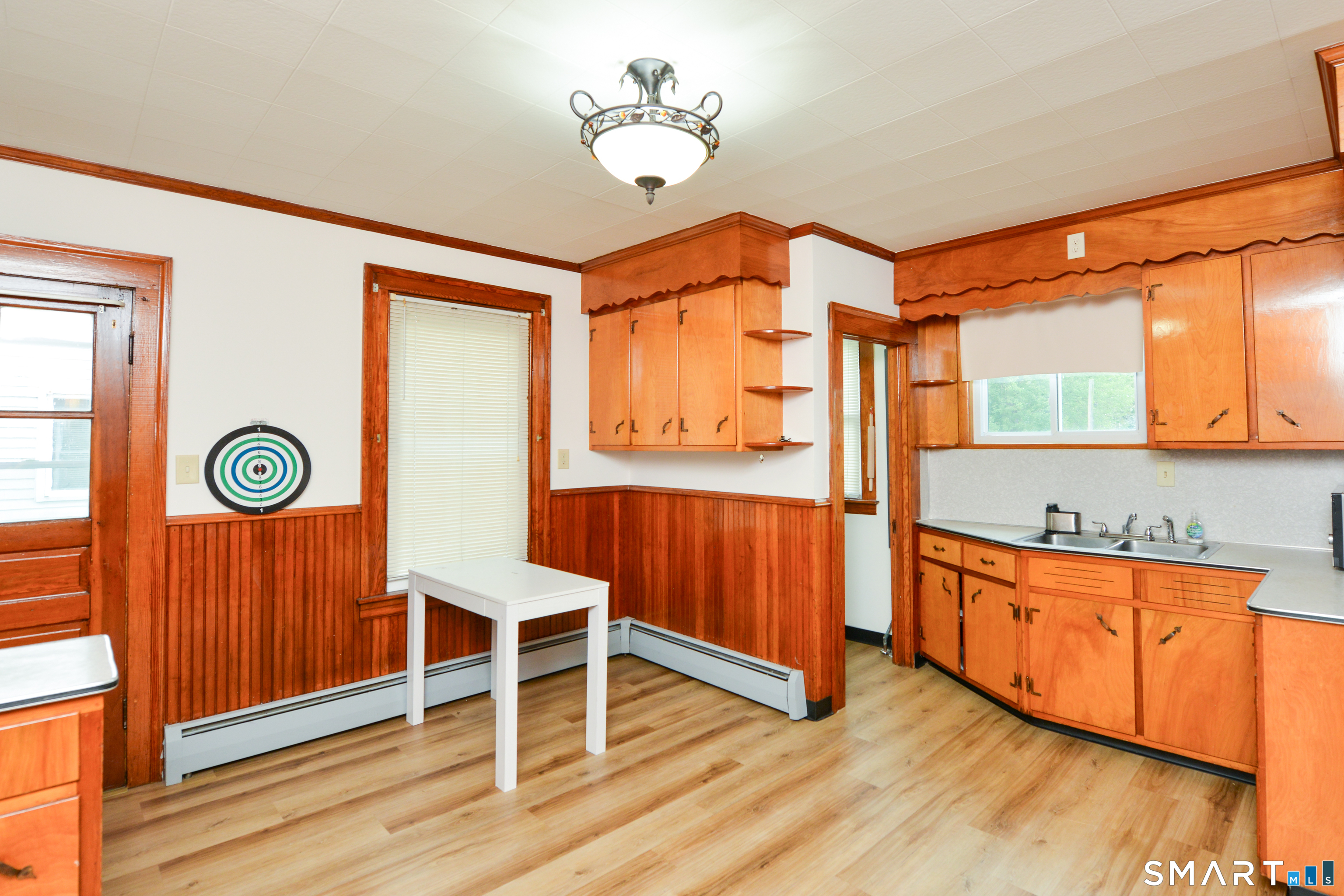 33 Zipp Avenue photo 5
