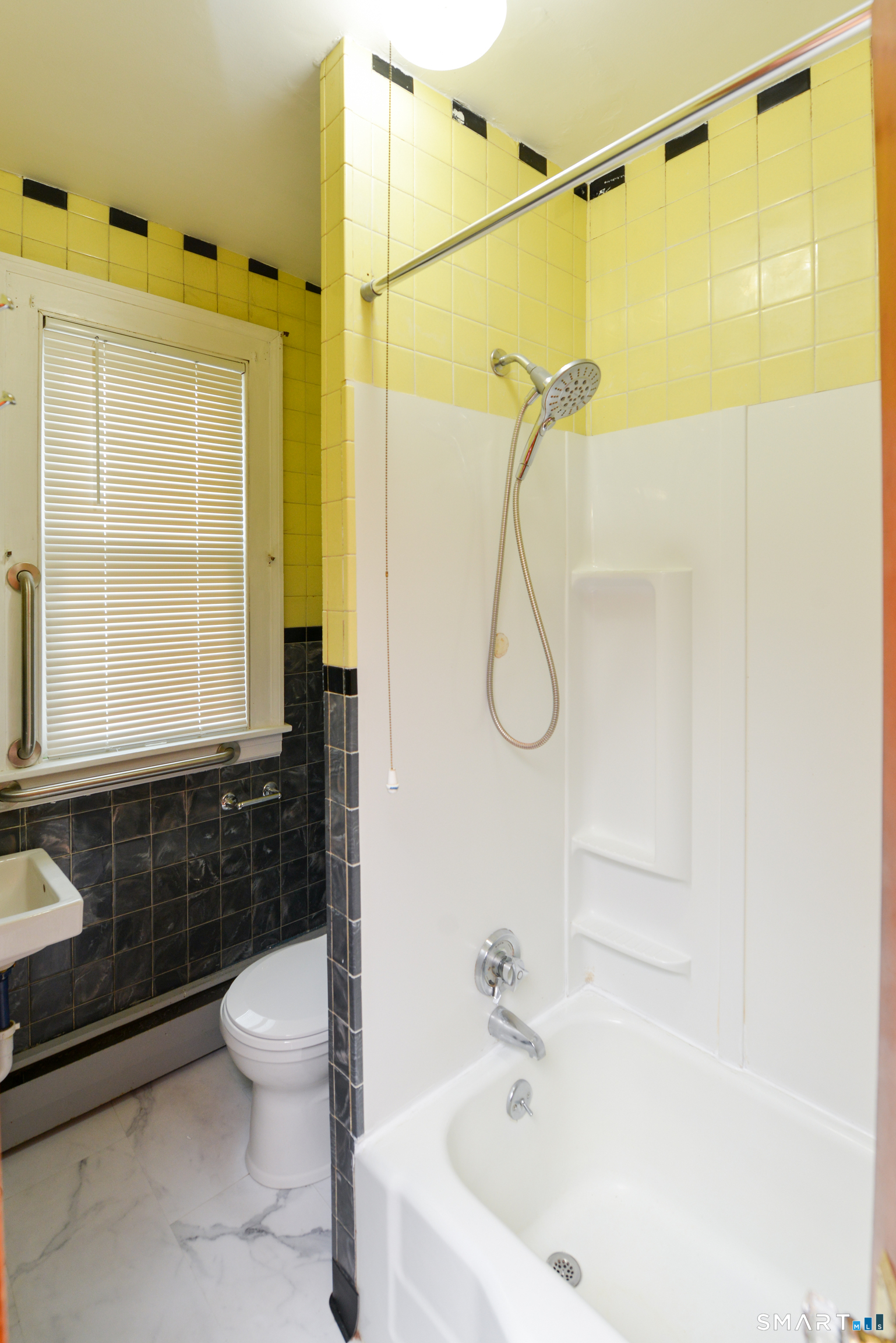 33 Zipp Avenue photo 20