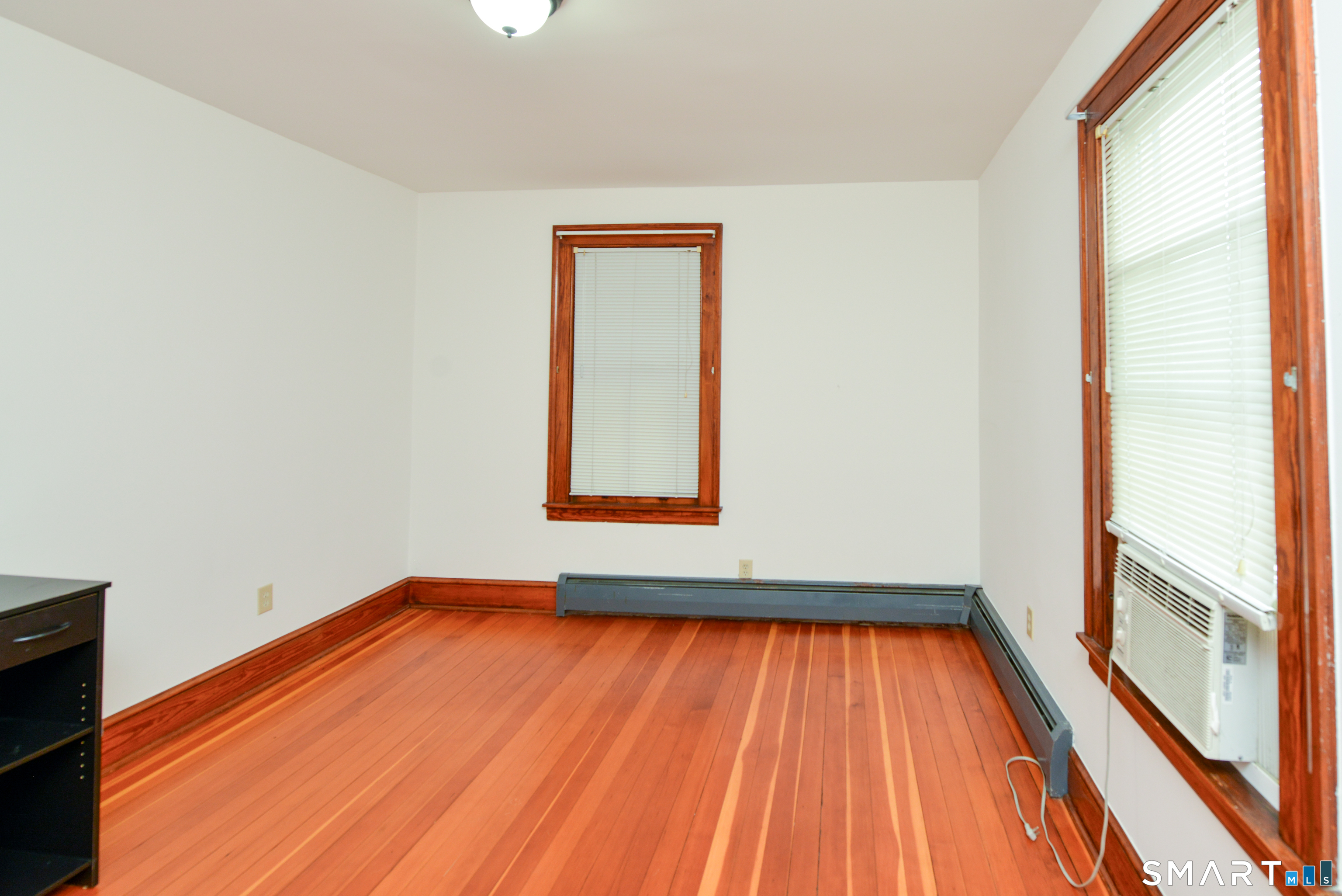 33 Zipp Avenue photo 9