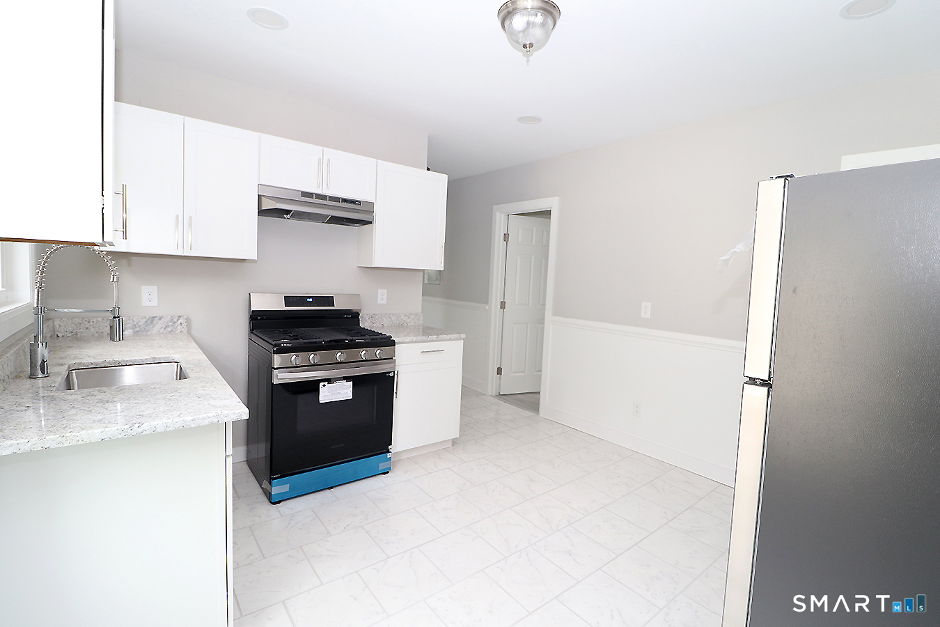 216 East Pearl Street photo 7