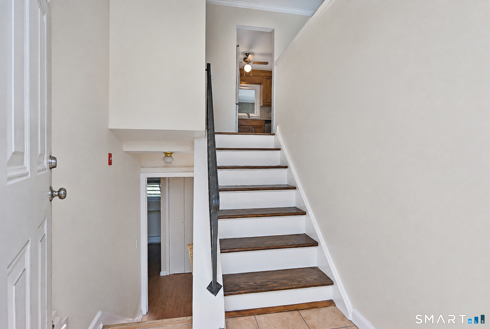3 Carolyn Avenue photo 2