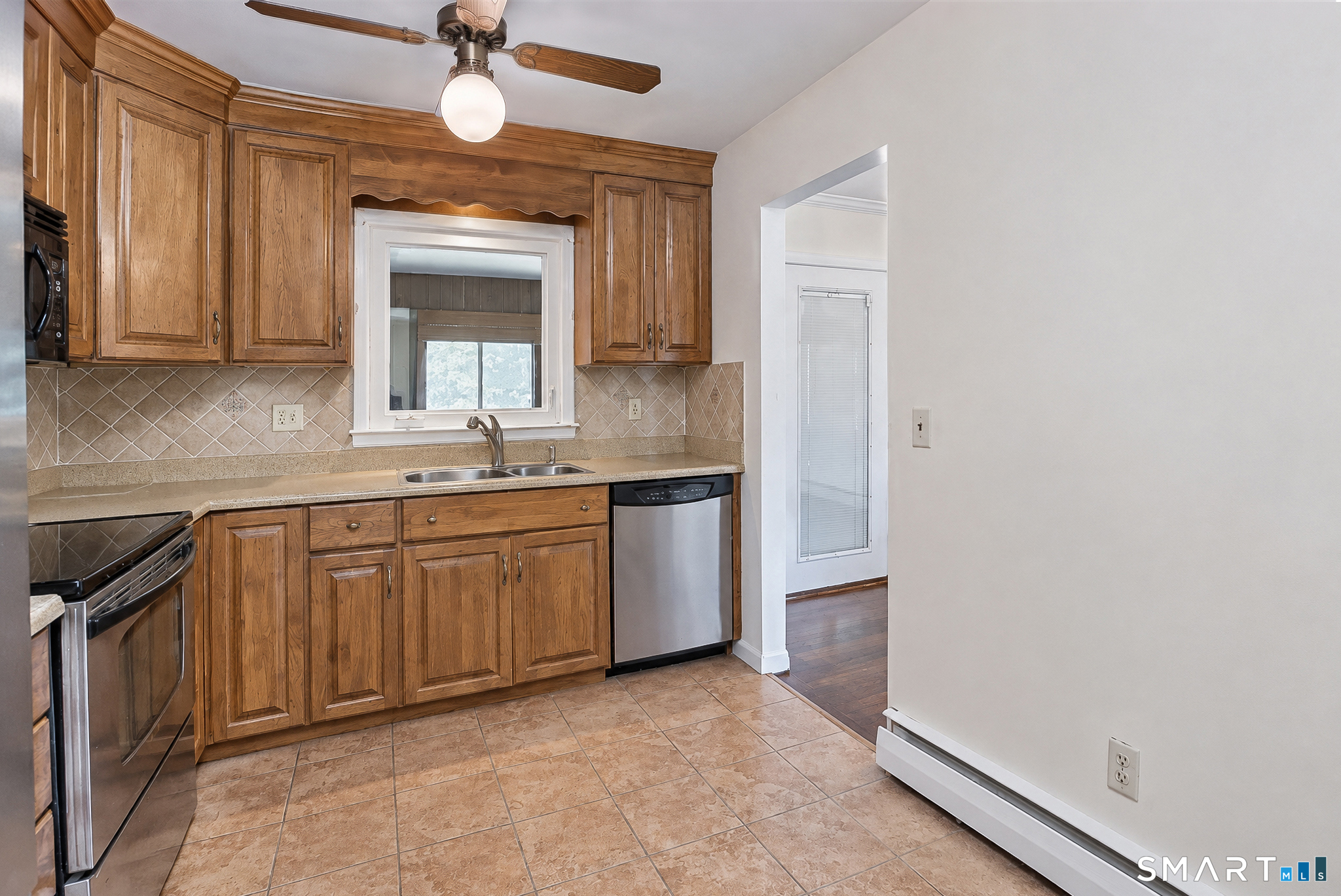 3 Carolyn Avenue photo 3