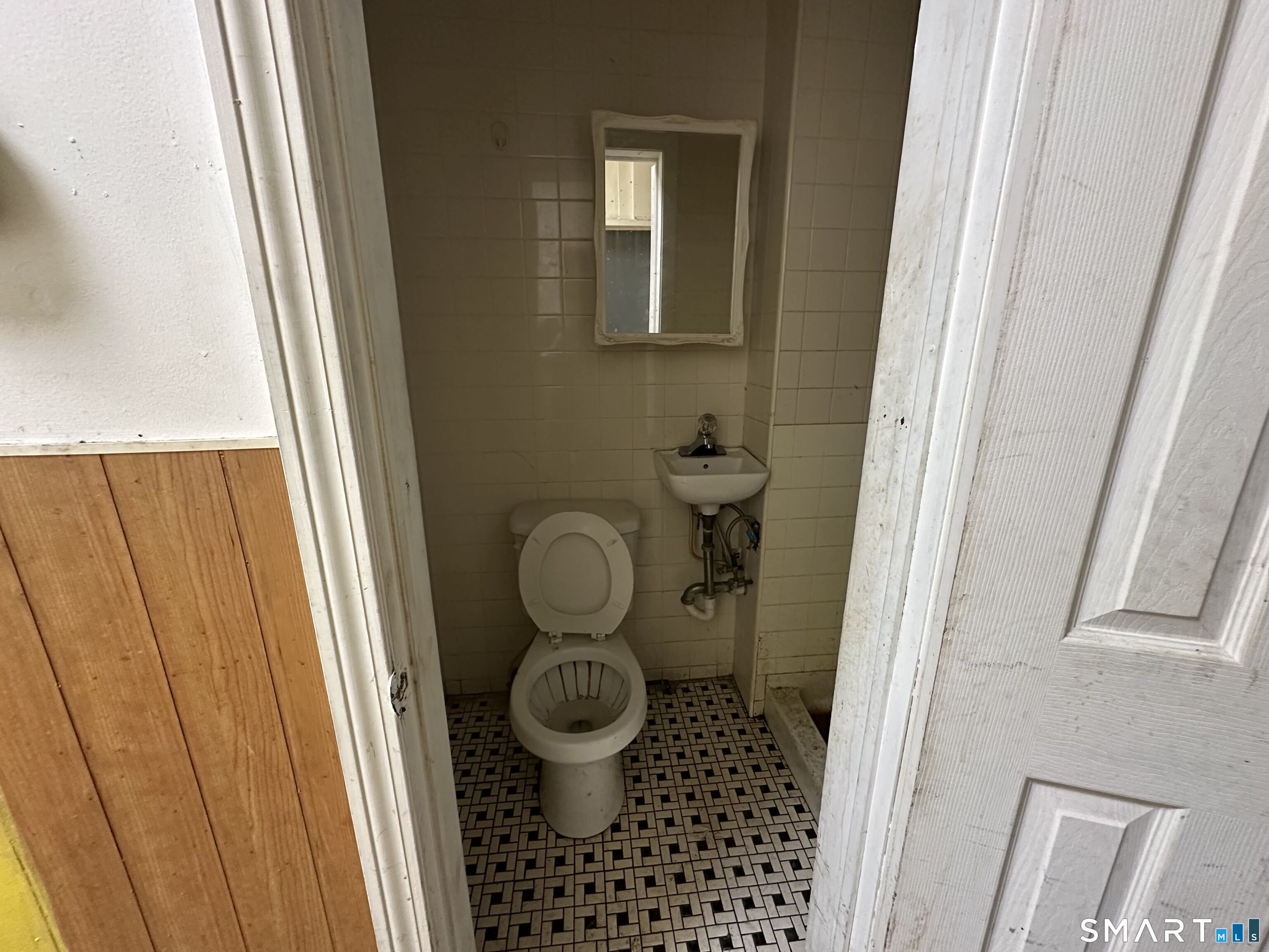 54 Wood Avenue photo 17