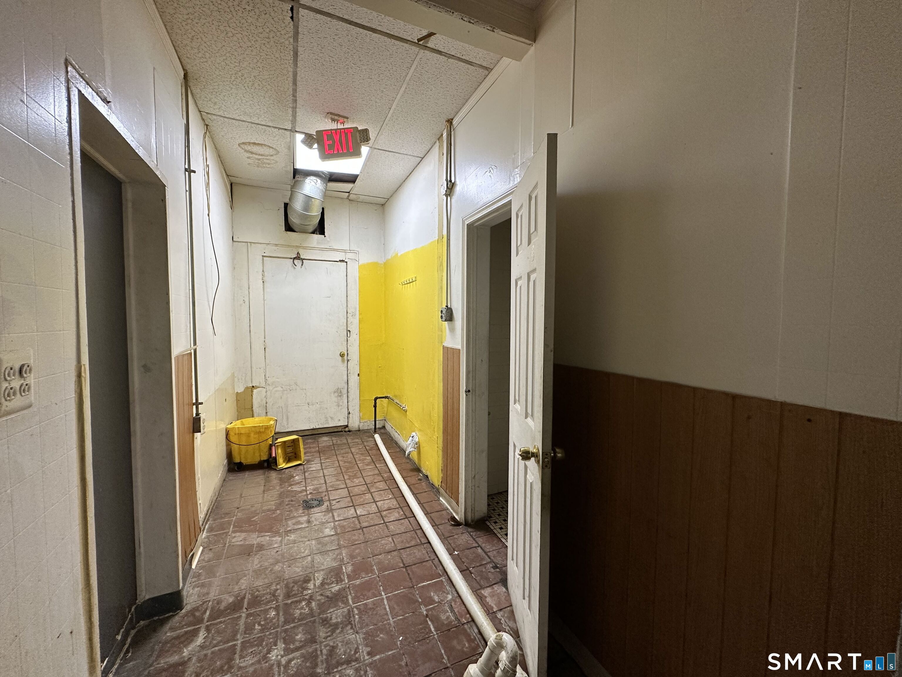 54 Wood Avenue photo 18