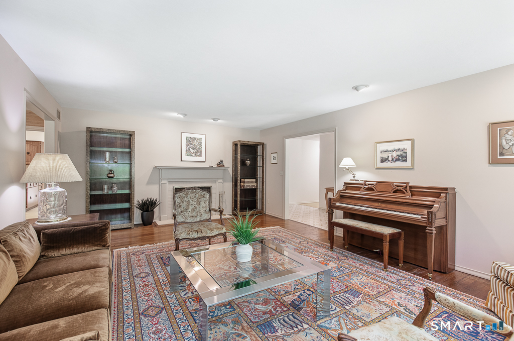 14 Mitchell Lane photo 6