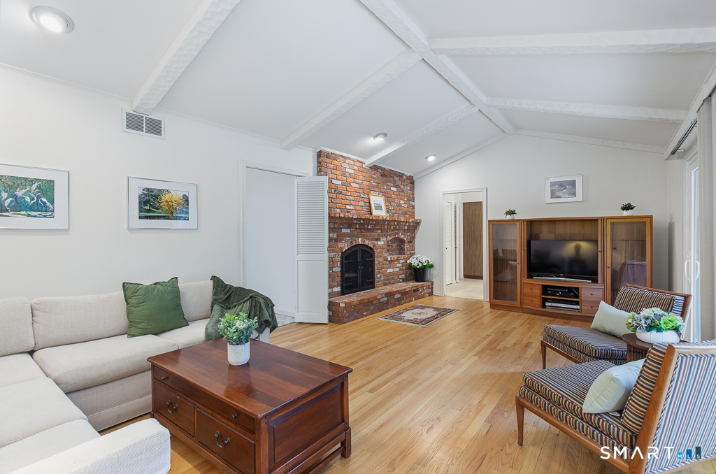 14 Mitchell Lane photo 15