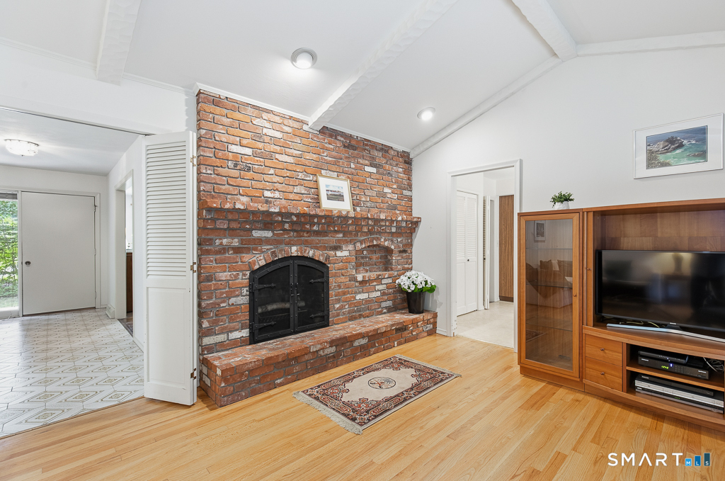 14 Mitchell Lane photo 16