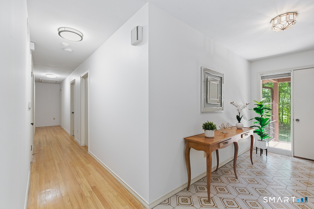 14 Mitchell Lane photo 20