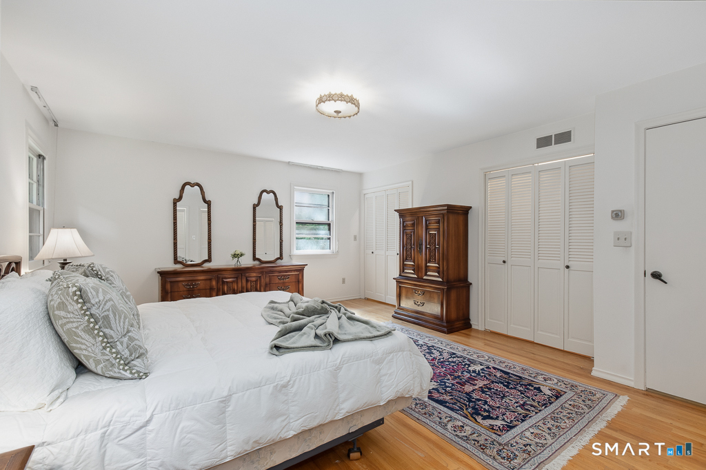 14 Mitchell Lane photo 22